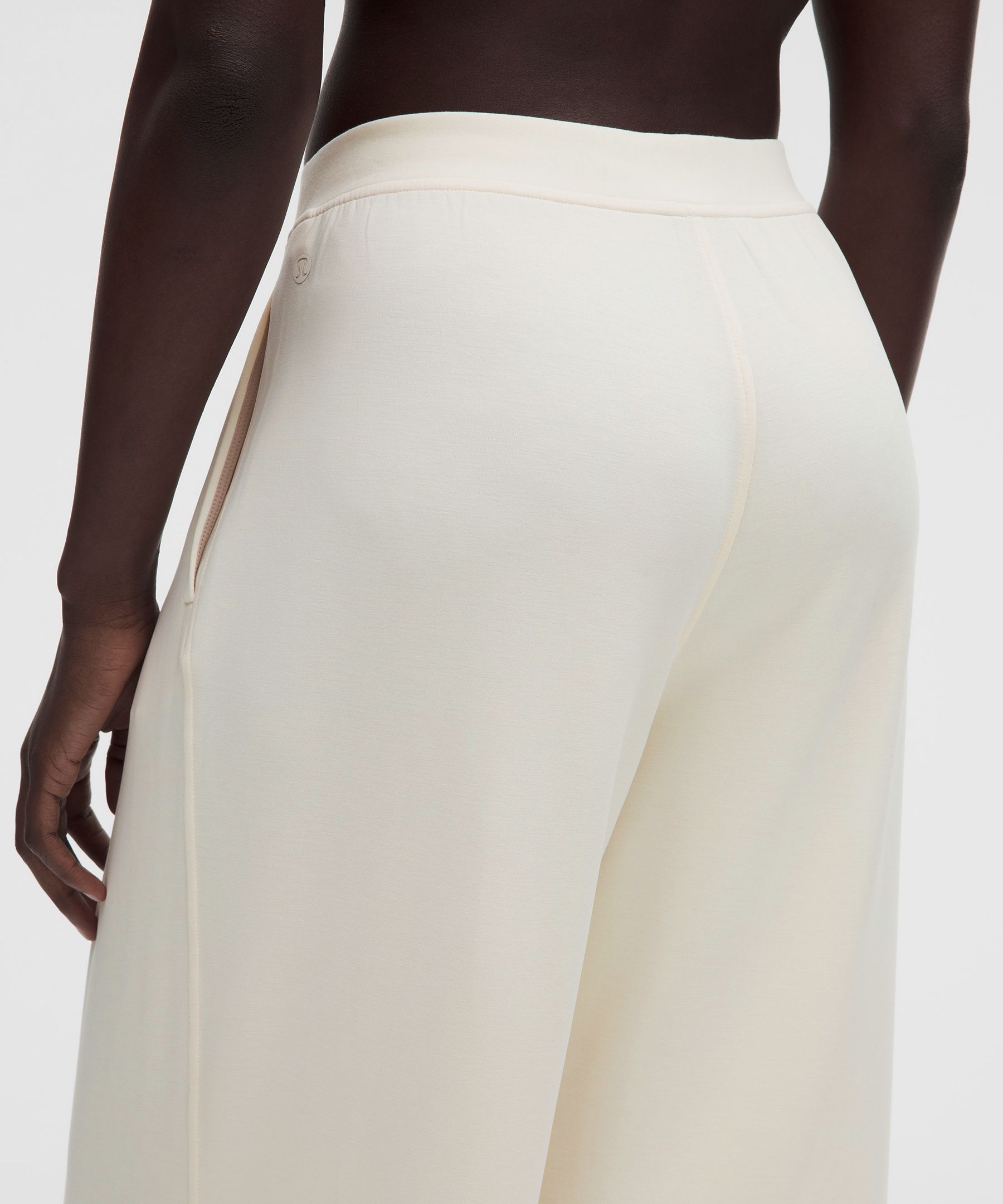 Pantalon l&eacute;ger taille mi-haute en Softstreme *Standard