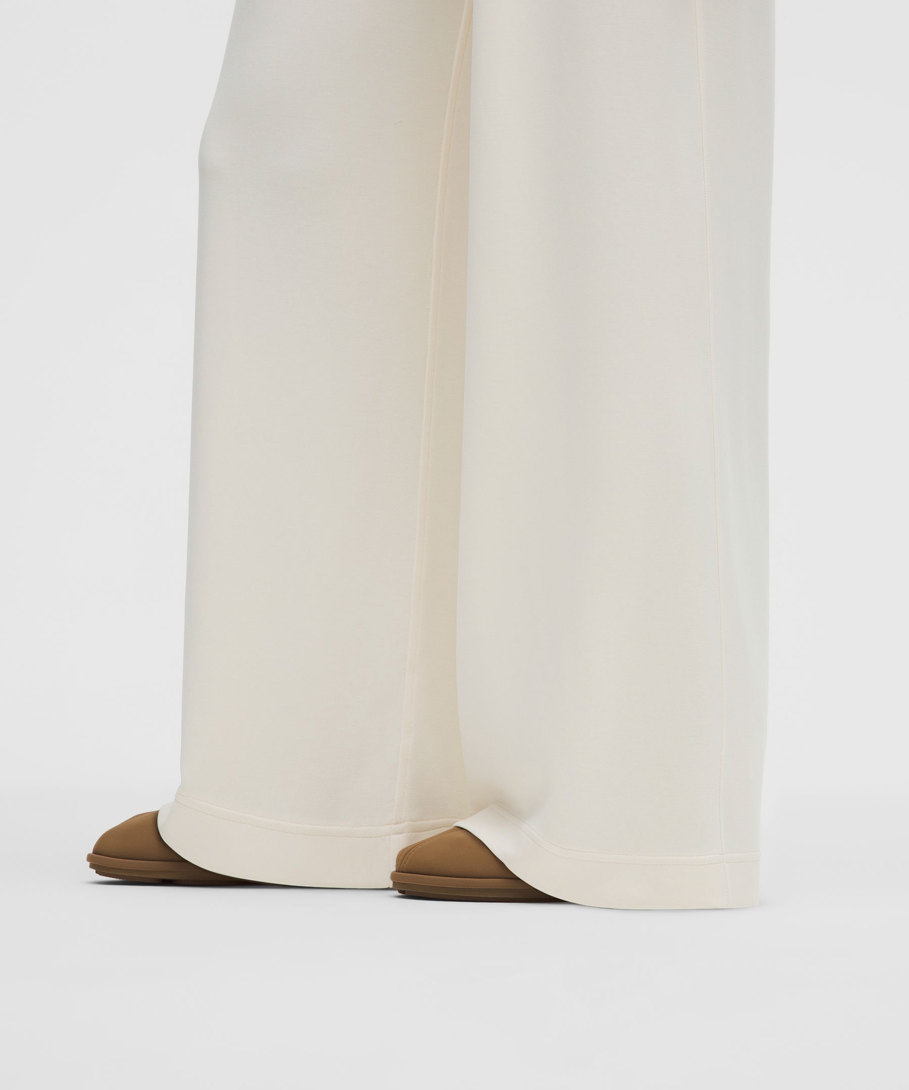 Pantalon l&eacute;ger taille mi-haute en Softstreme *Standard