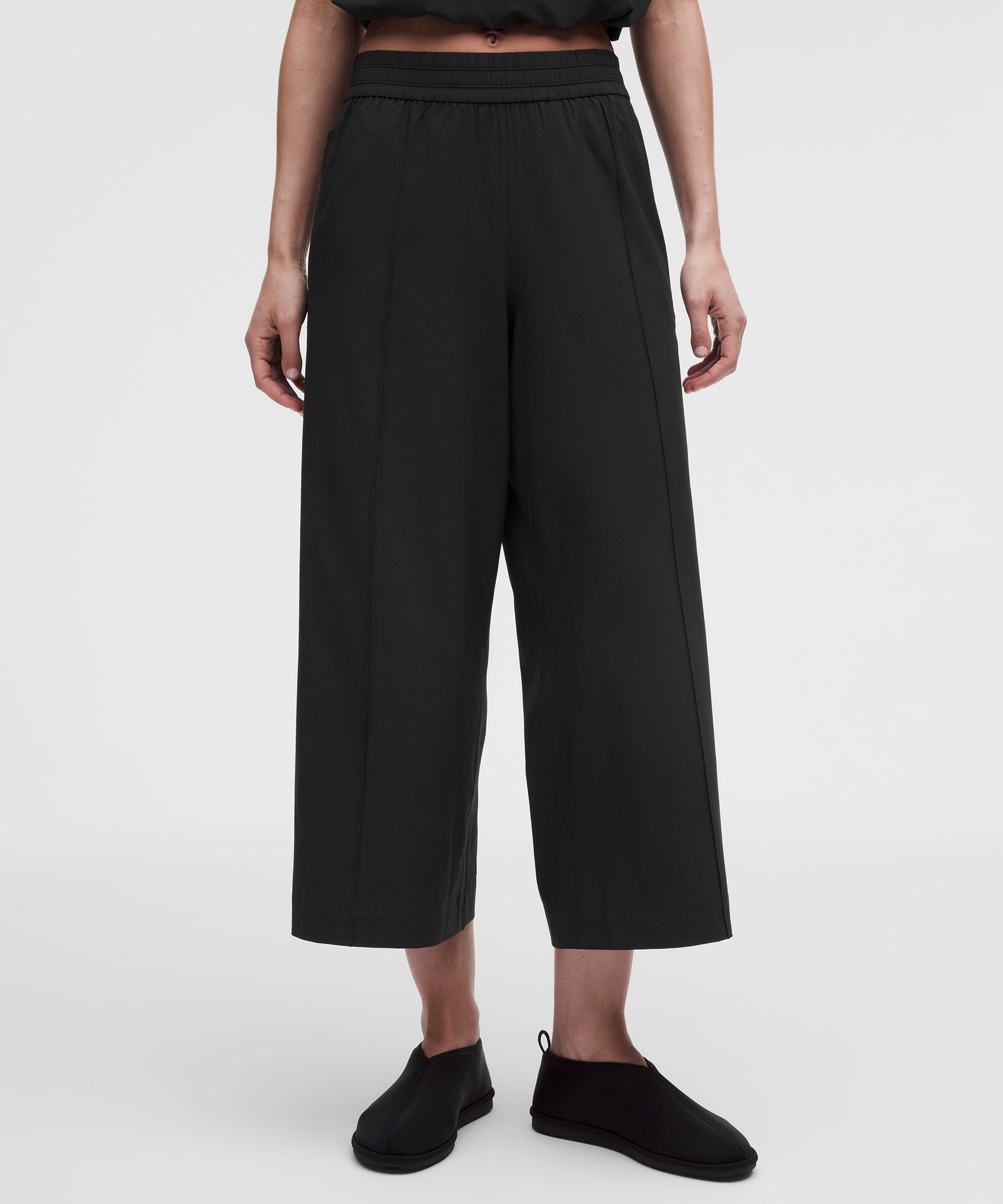Breezily Mid-Rise Cropped Pant