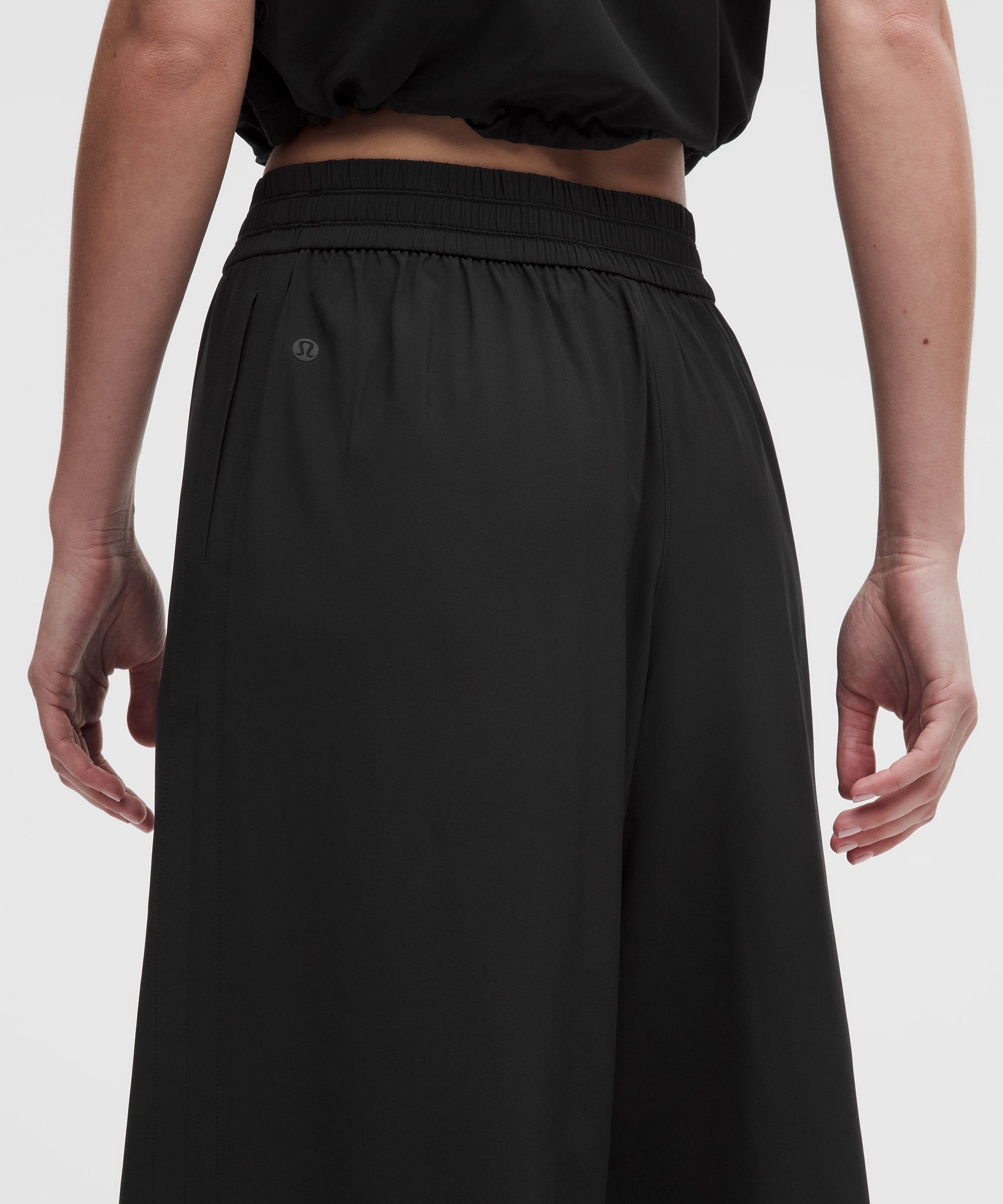 Breezily Mid-Rise Cropped Pant