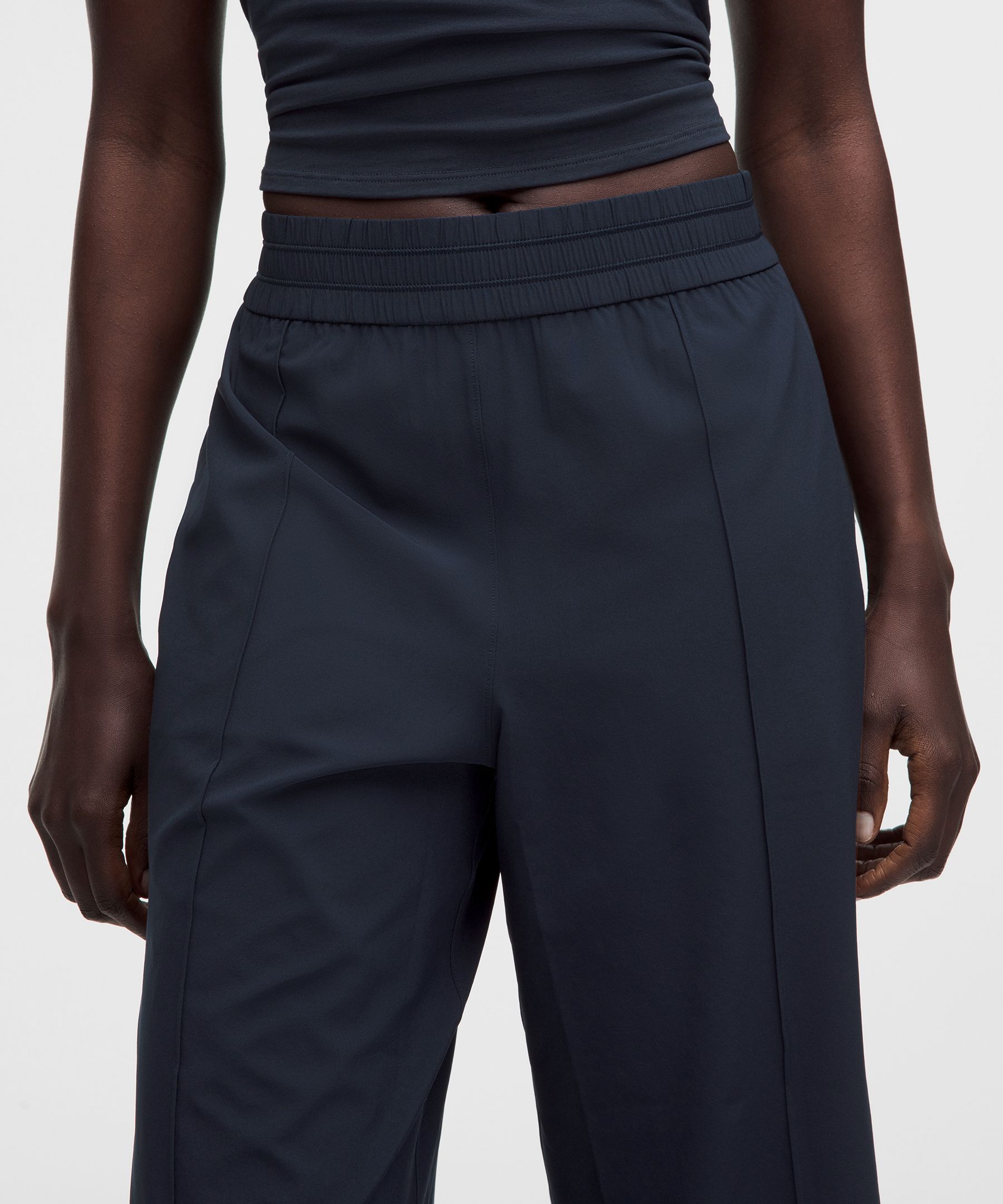 Breezily Mid-Rise Cropped Pant
