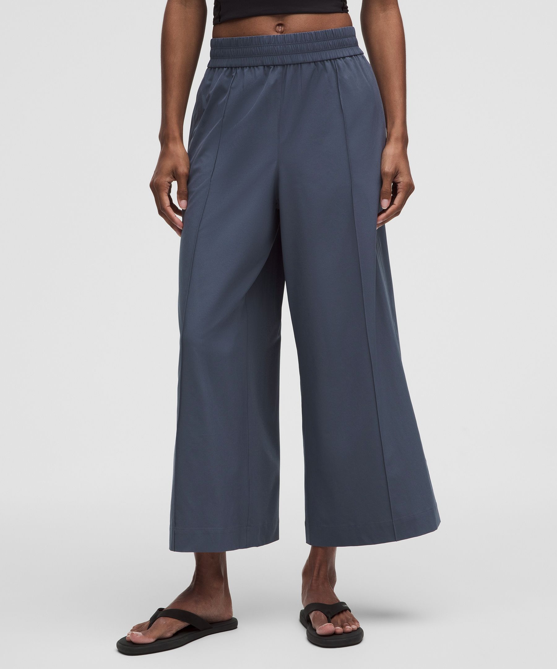 Breezily Mid-Rise Cropped Pant