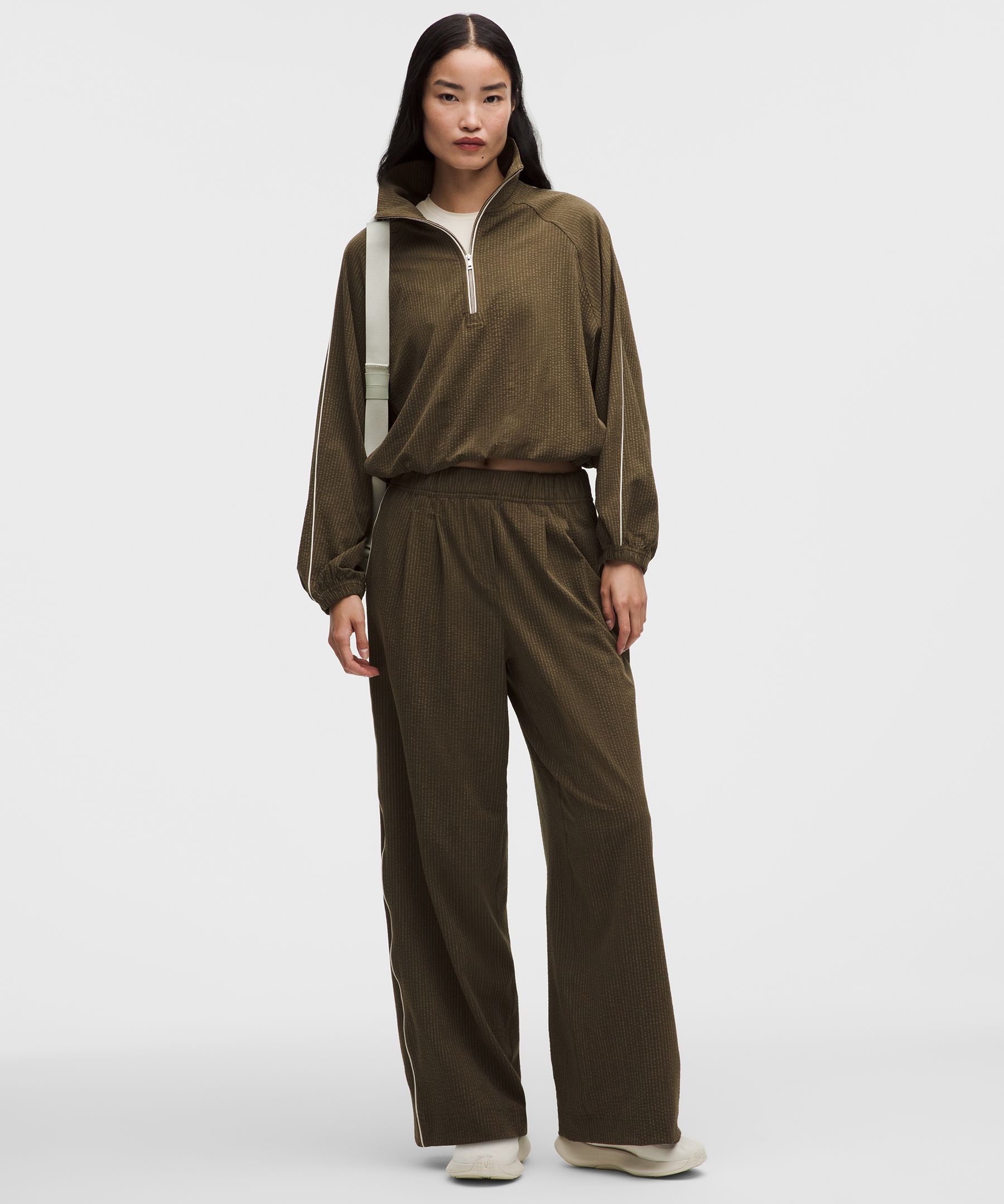 Seersucker WovenAir High-Rise Pleated Pant