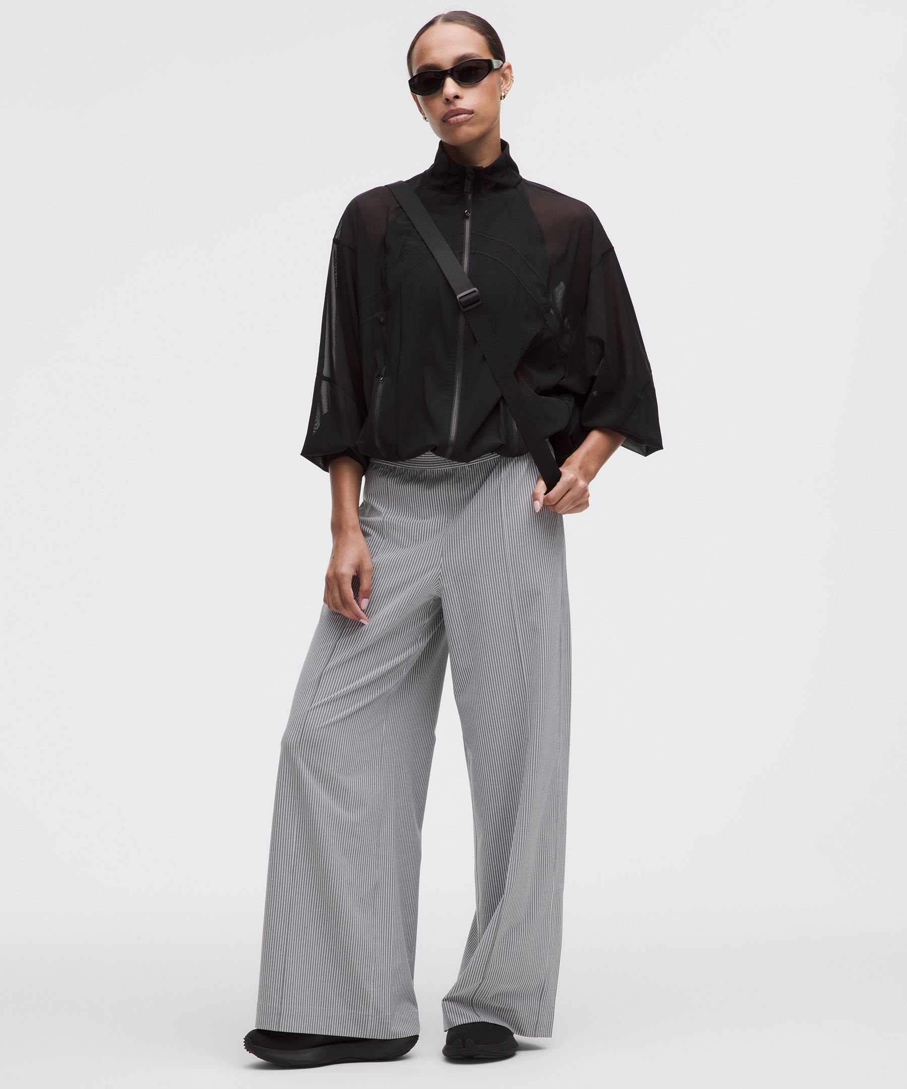 Breezily Mid-Rise Cropped Pant