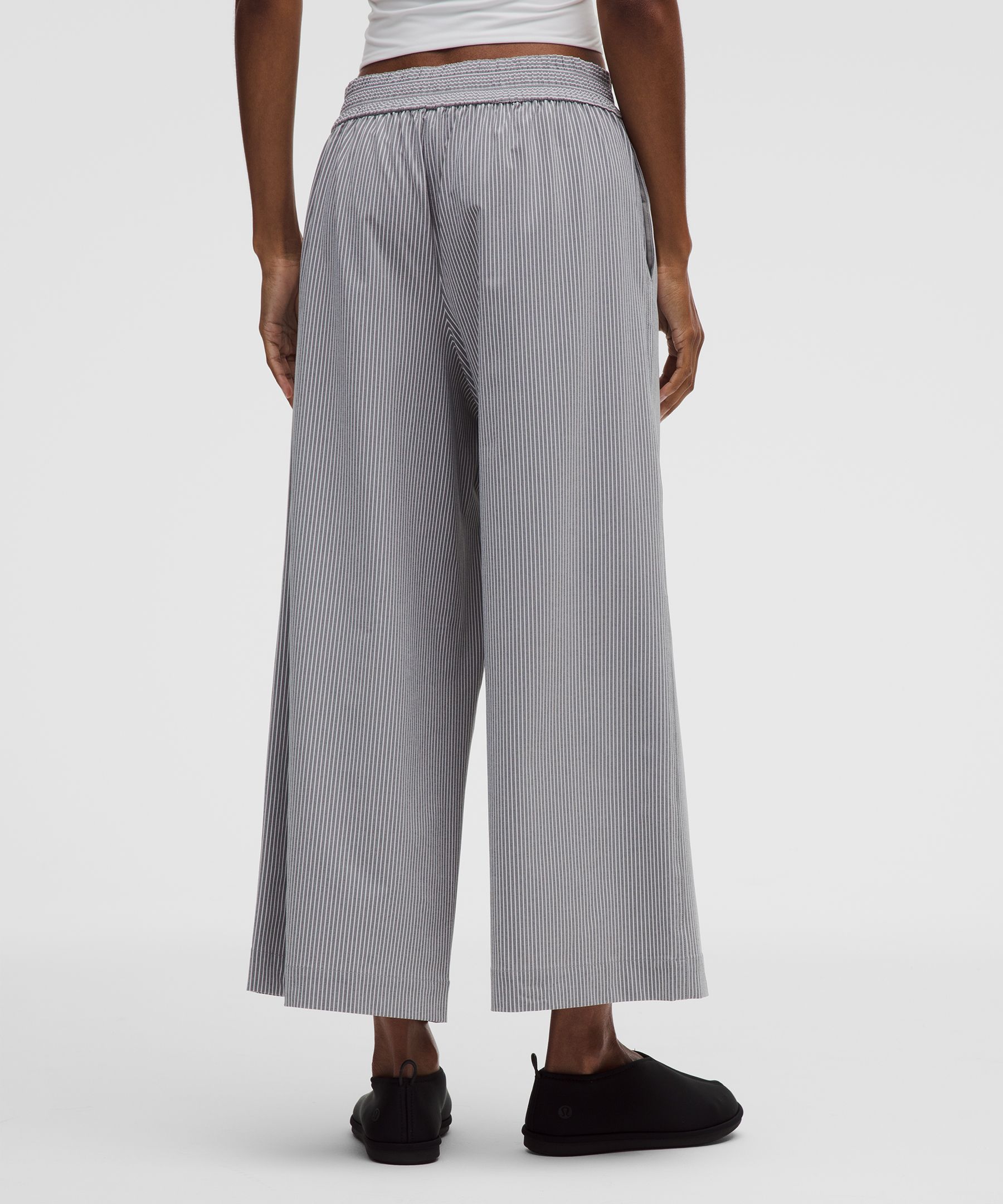 Breezily Mid-Rise Cropped Pant
