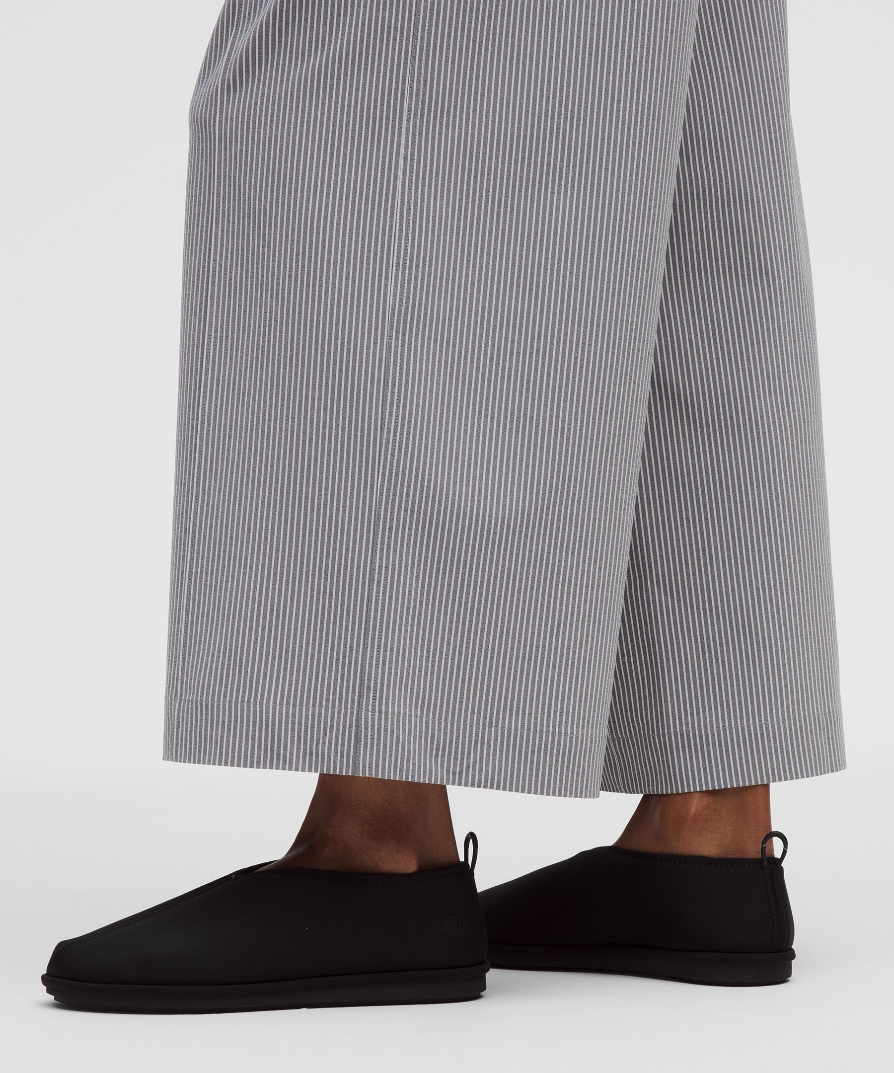 Breezily Mid-Rise Cropped Pant