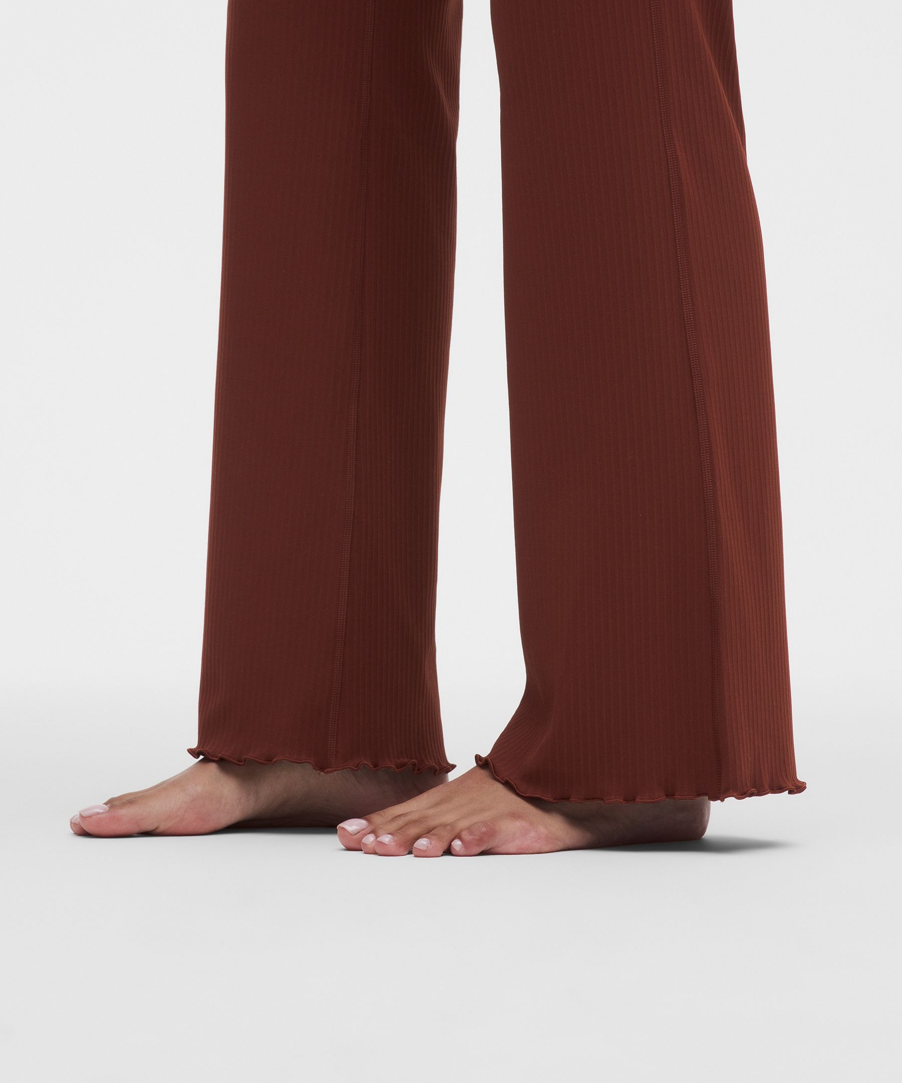 Legging lululemon Align&trade; &eacute;vas&eacute; taille haute ourlet ondul&eacute;