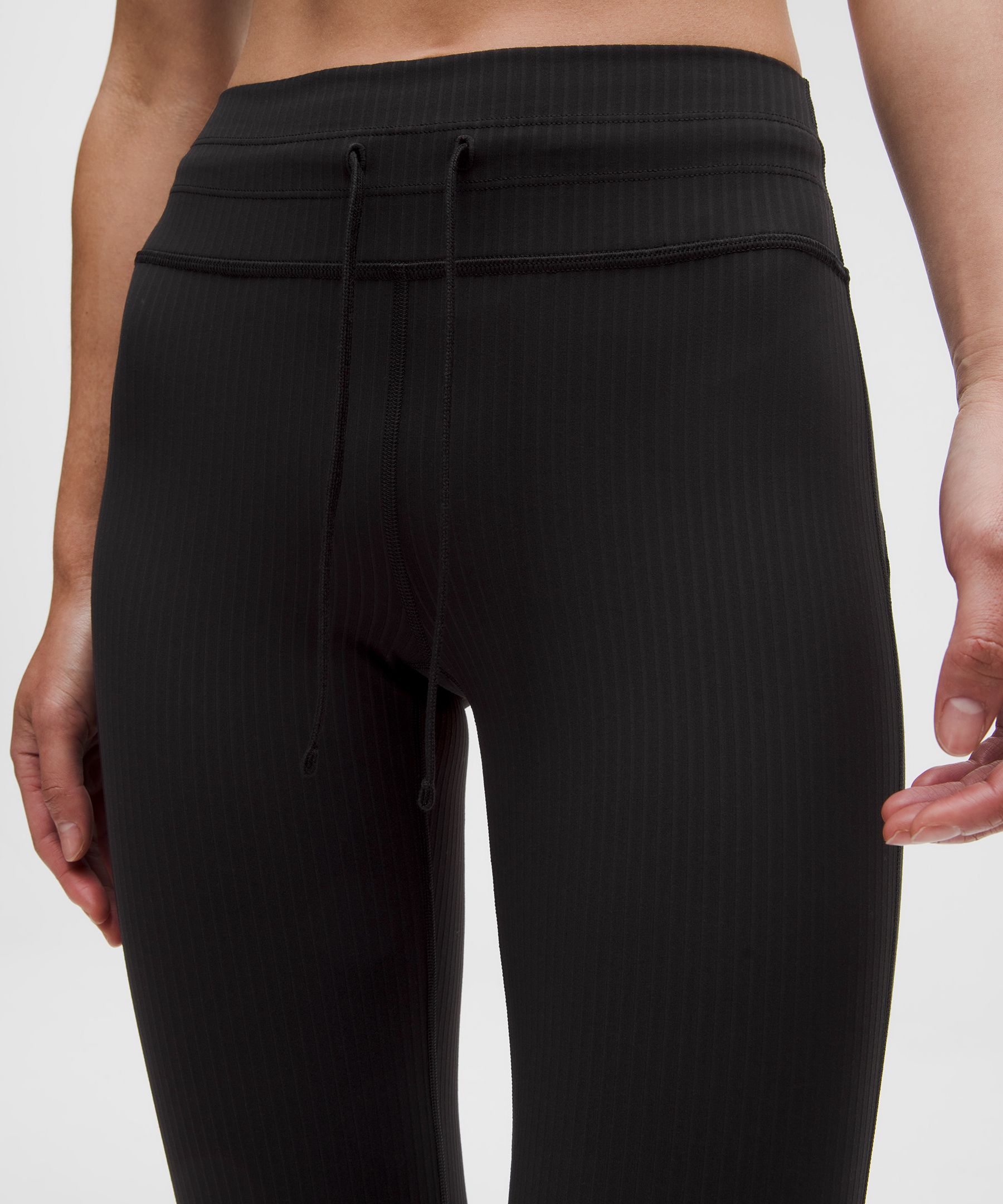 ♪新品Lululemon  Groove ヨガパンツ　黒(8) Groove Nulu フォールドオーバーウエストフレアパンツ *アジアフィット