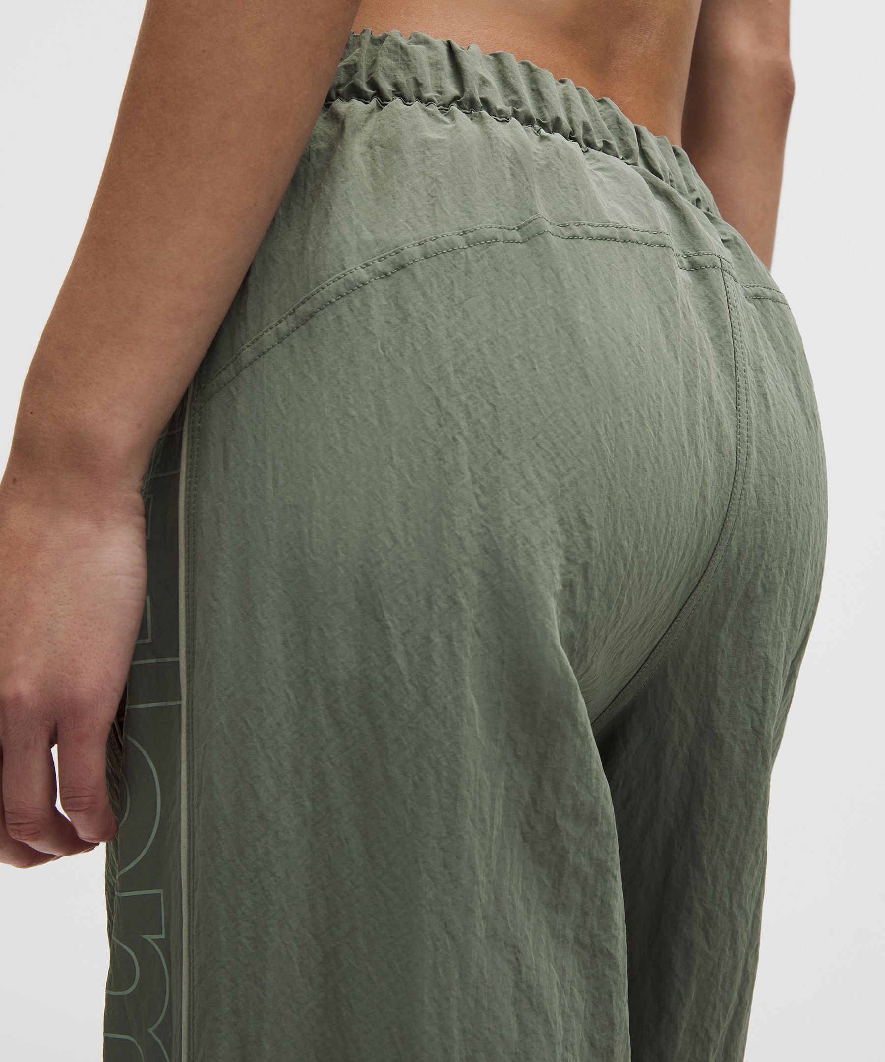 Crinkle Nylon Mid-Rise Track Pant Wordmark *Asia Fit