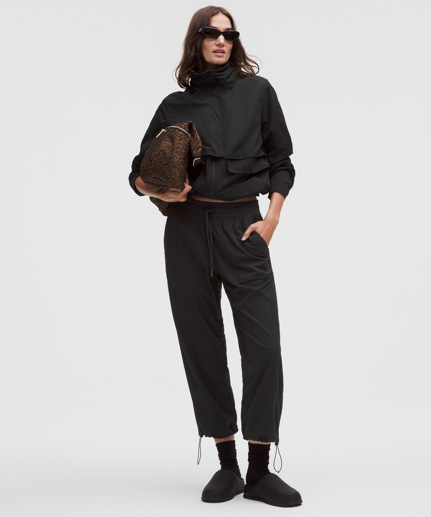 Dance Studio Relaxed-Fit Mid-Rise Cropped Pant