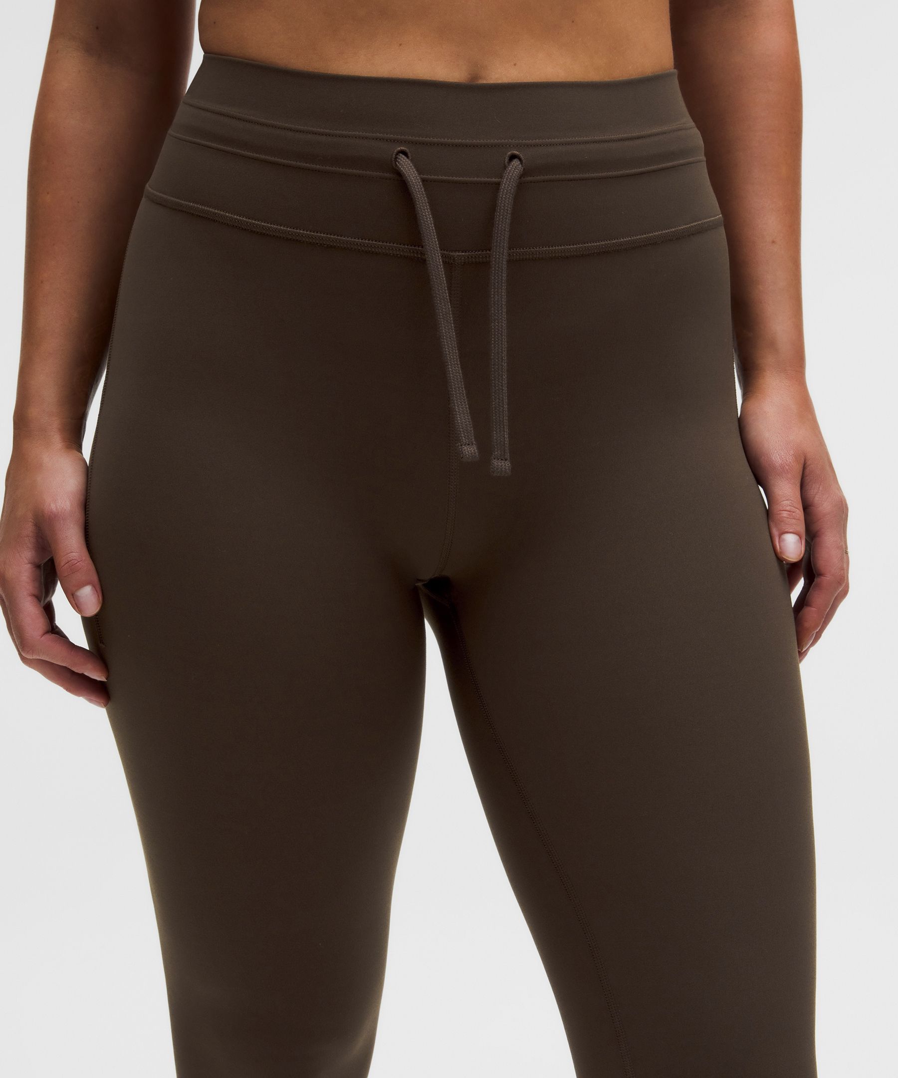 Leggings Groove de cintura alta con cord&oacute;n ajustable 25&rdquo;
