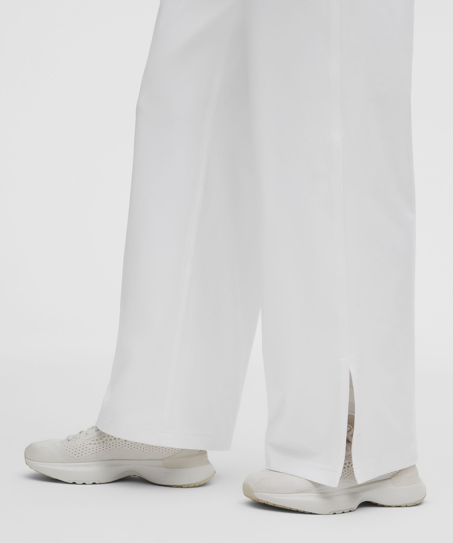 Court Rival Wide-Leg Track Pant Regular