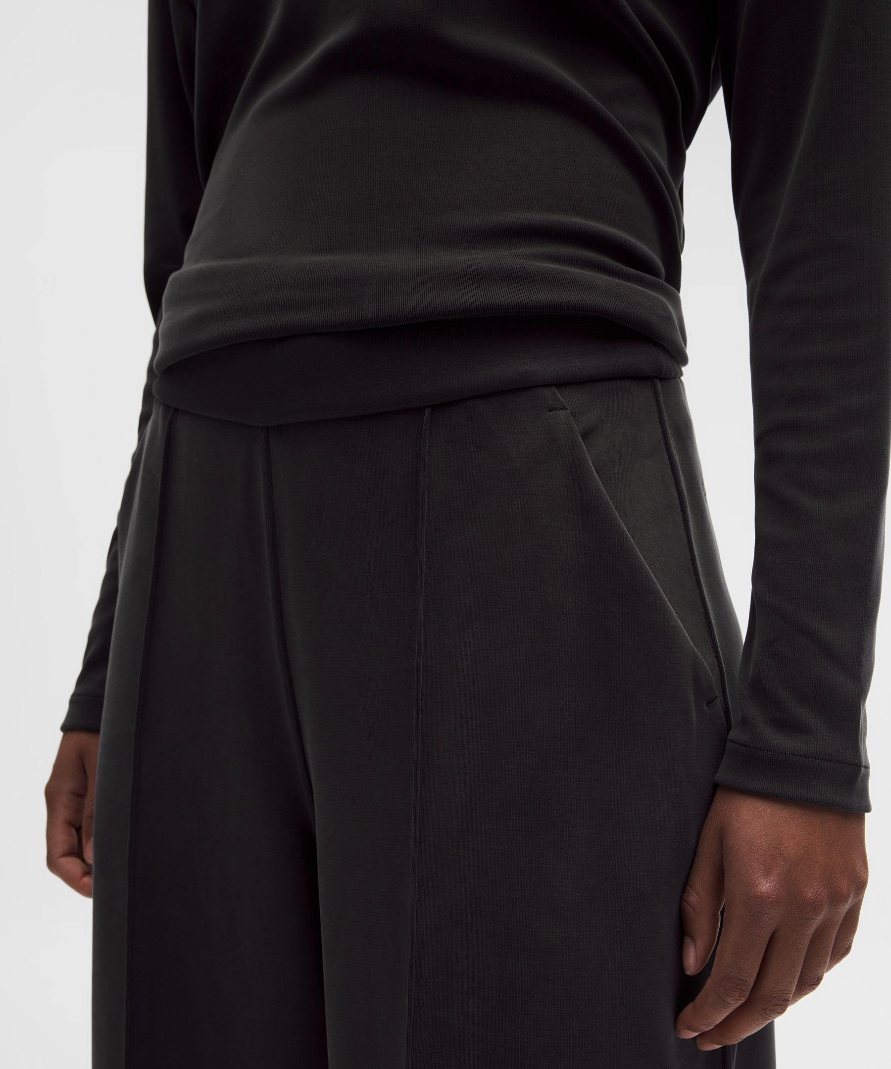 Softstreme Pintuck High-Rise Wide-Leg Pant *Regular