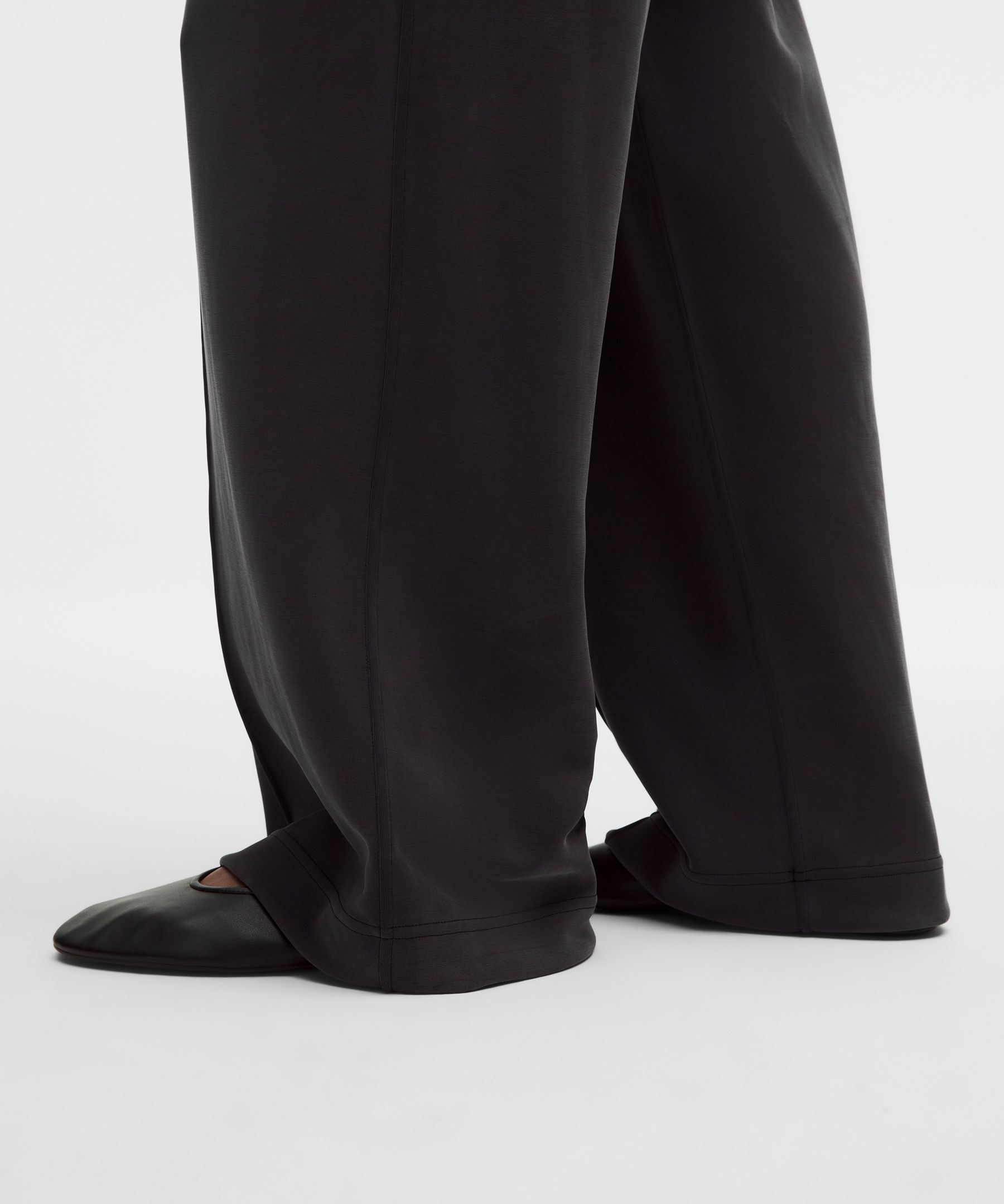 Softstreme Pintuck High-Rise Wide-Leg Pant *Regular