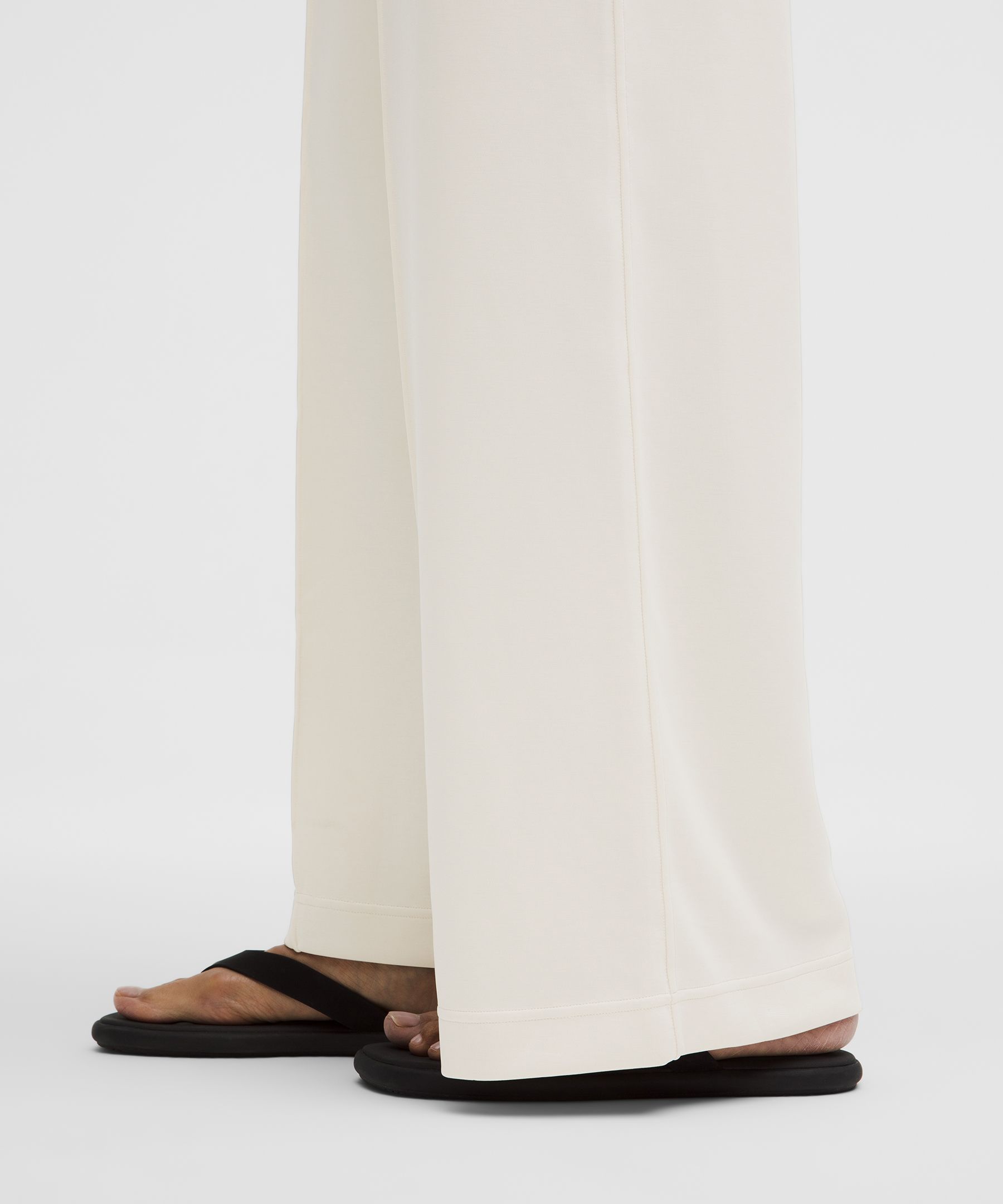 Softstreme Pintuck High-Rise Wide-Leg Pant *Regular