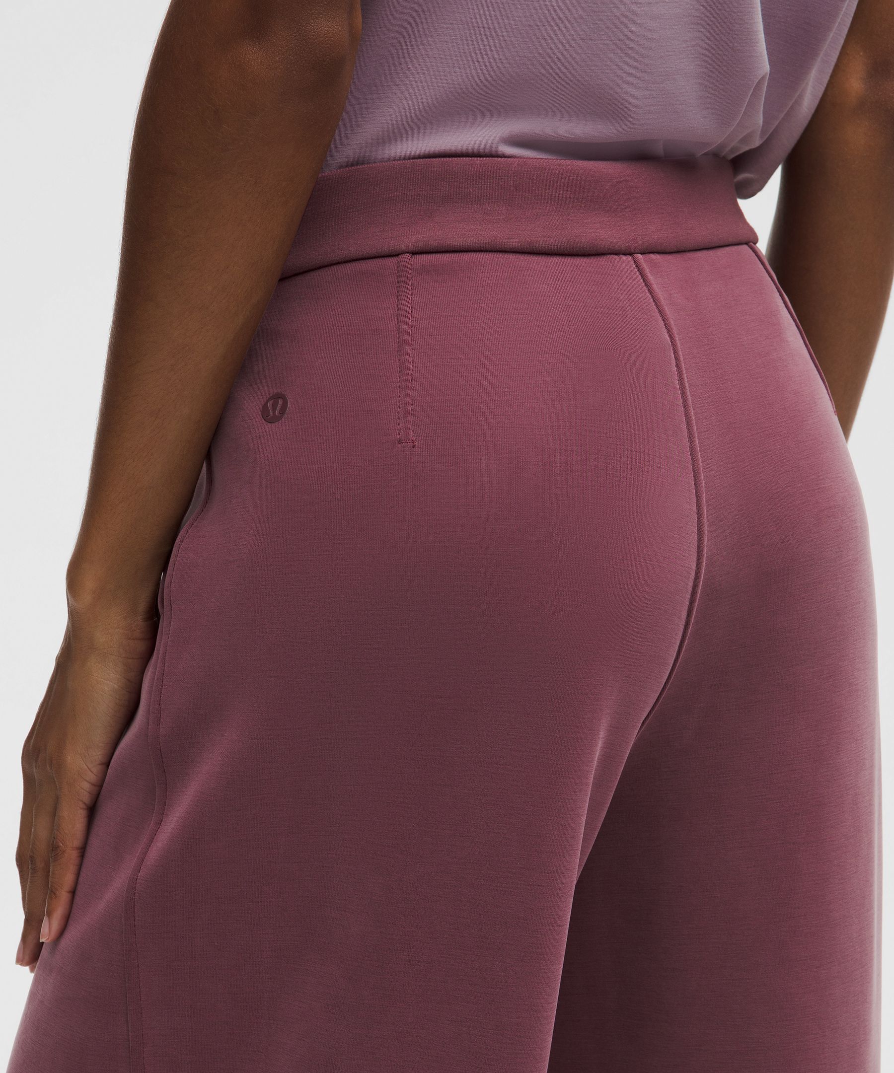 Softstreme Pintuck High-Rise Wide-Leg Pant *Regular