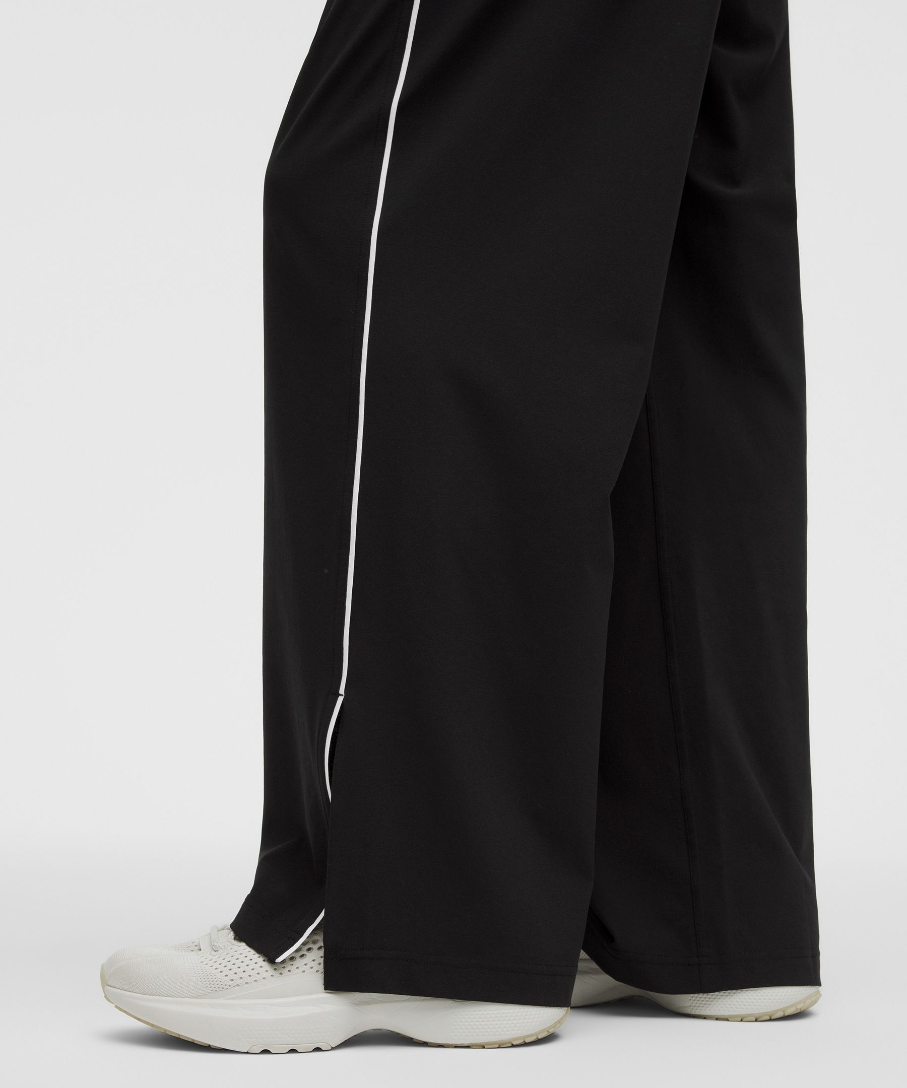 Court Rival Wide-Leg Track Pant Regular *Contrast Drawcord