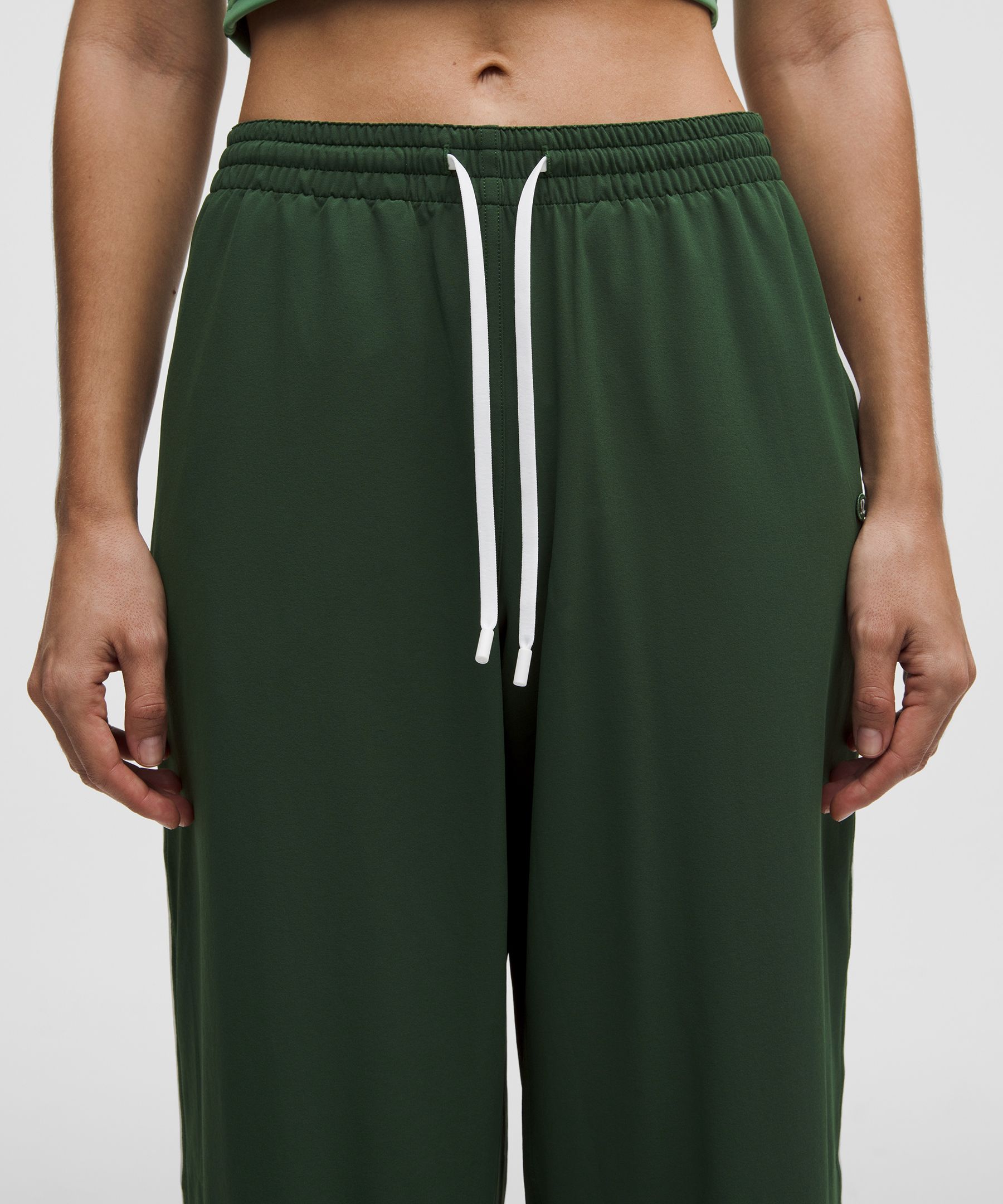 Court Rival Wide-Leg Track Pant *Regular