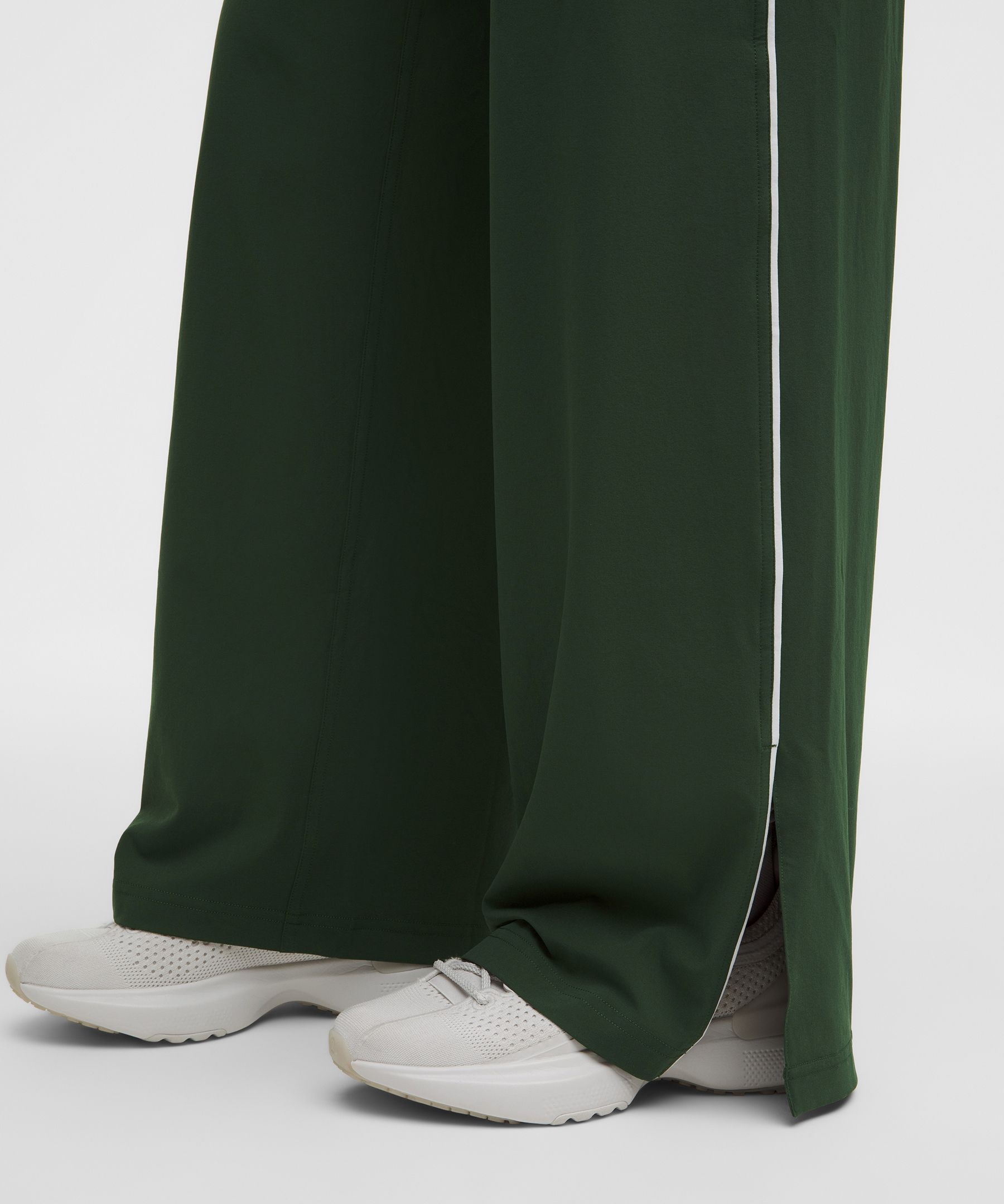 Court Rival Wide-Leg Track Pant Regular *Contrast Drawcord