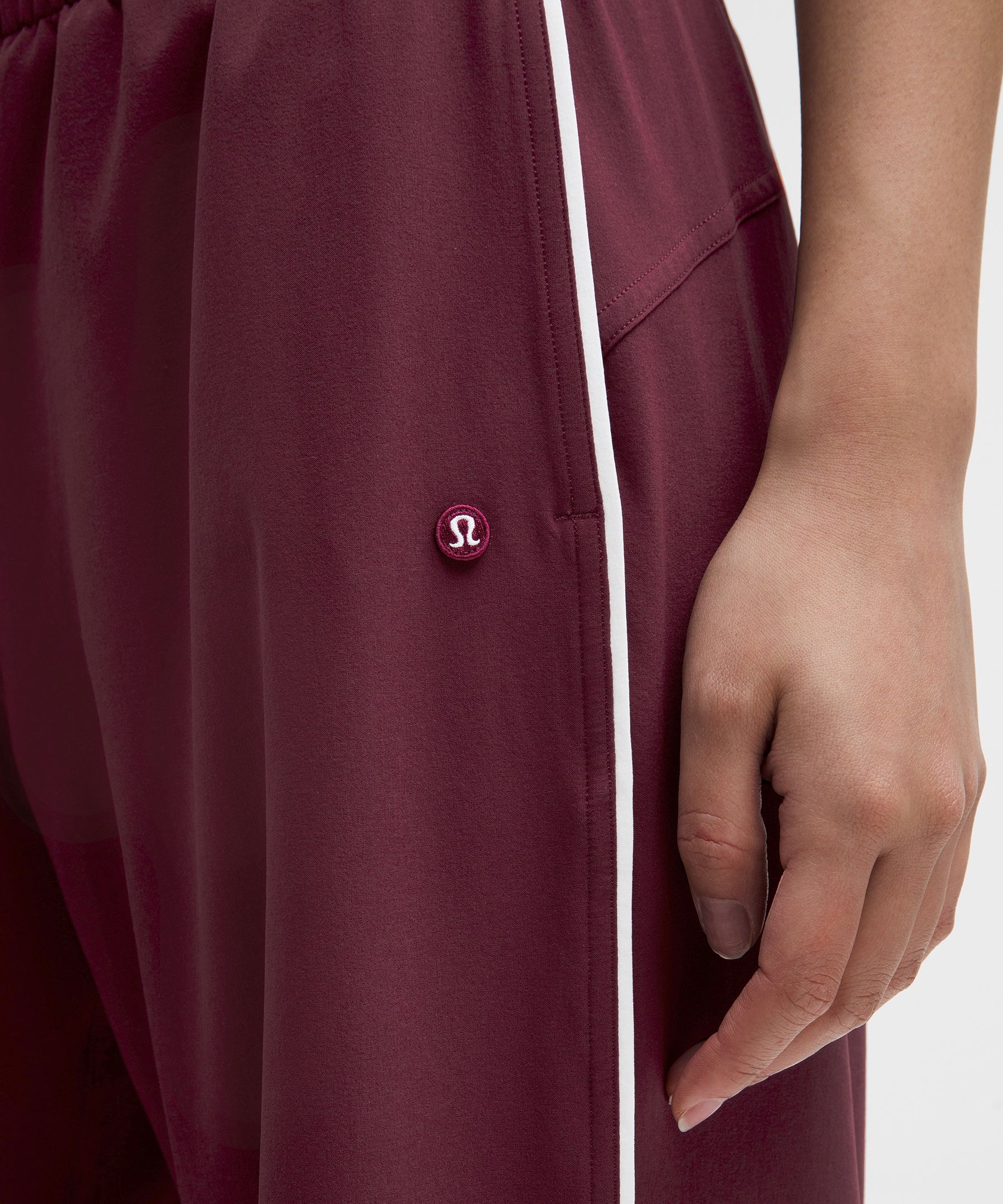 Court Rival Wide-Leg Track Pant *Regular