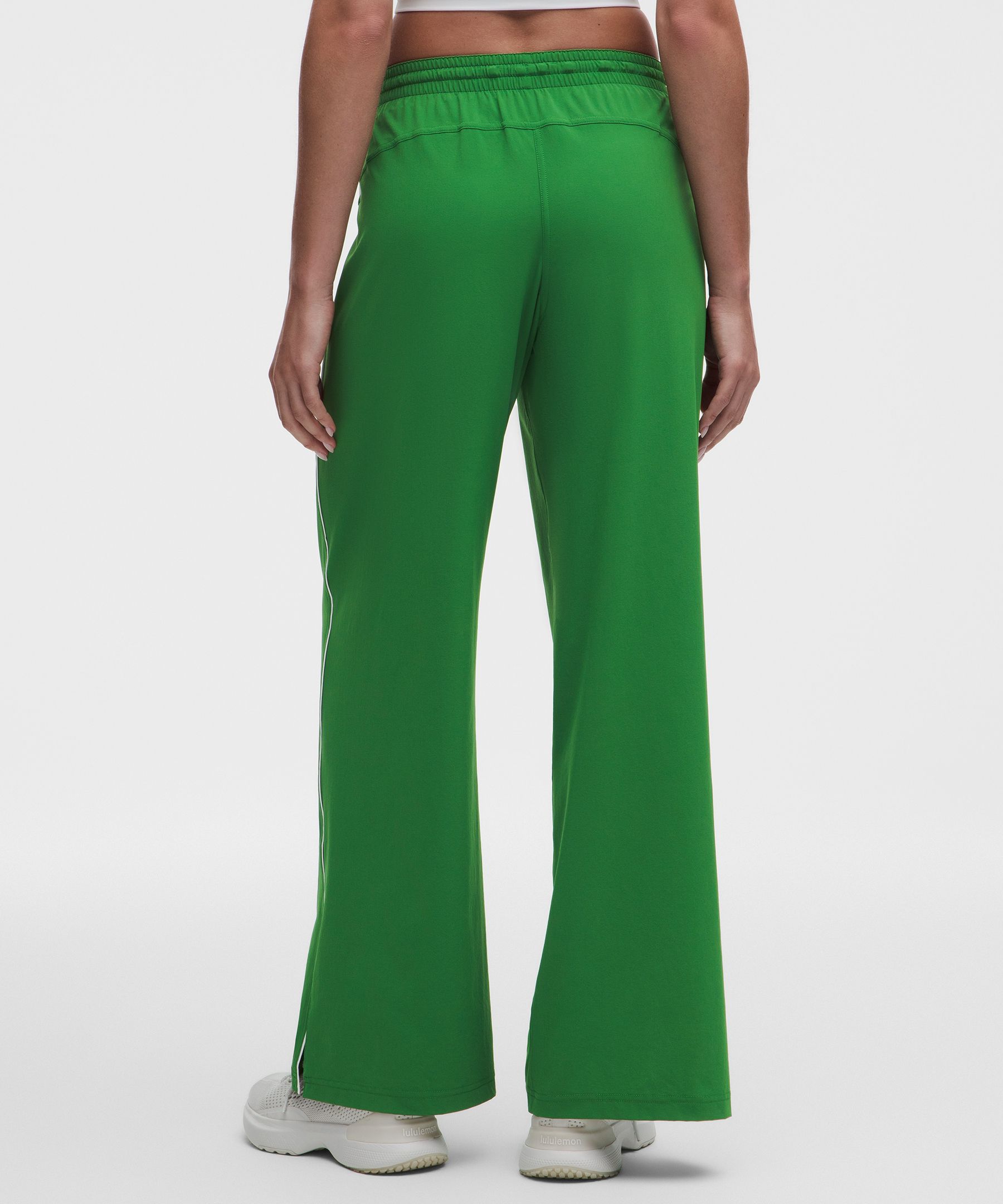 Court Rival Wide-Leg Track Pant Regular