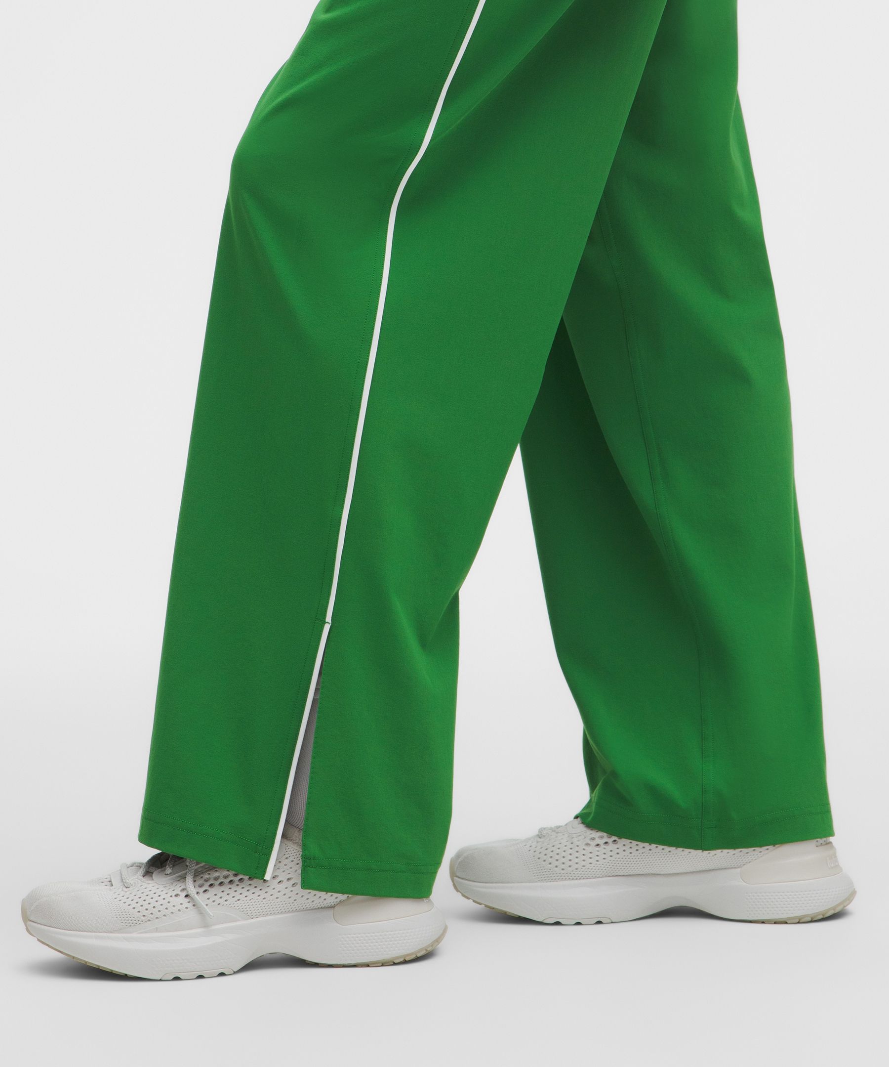 Court Rival Wide-Leg Track Pant Regular