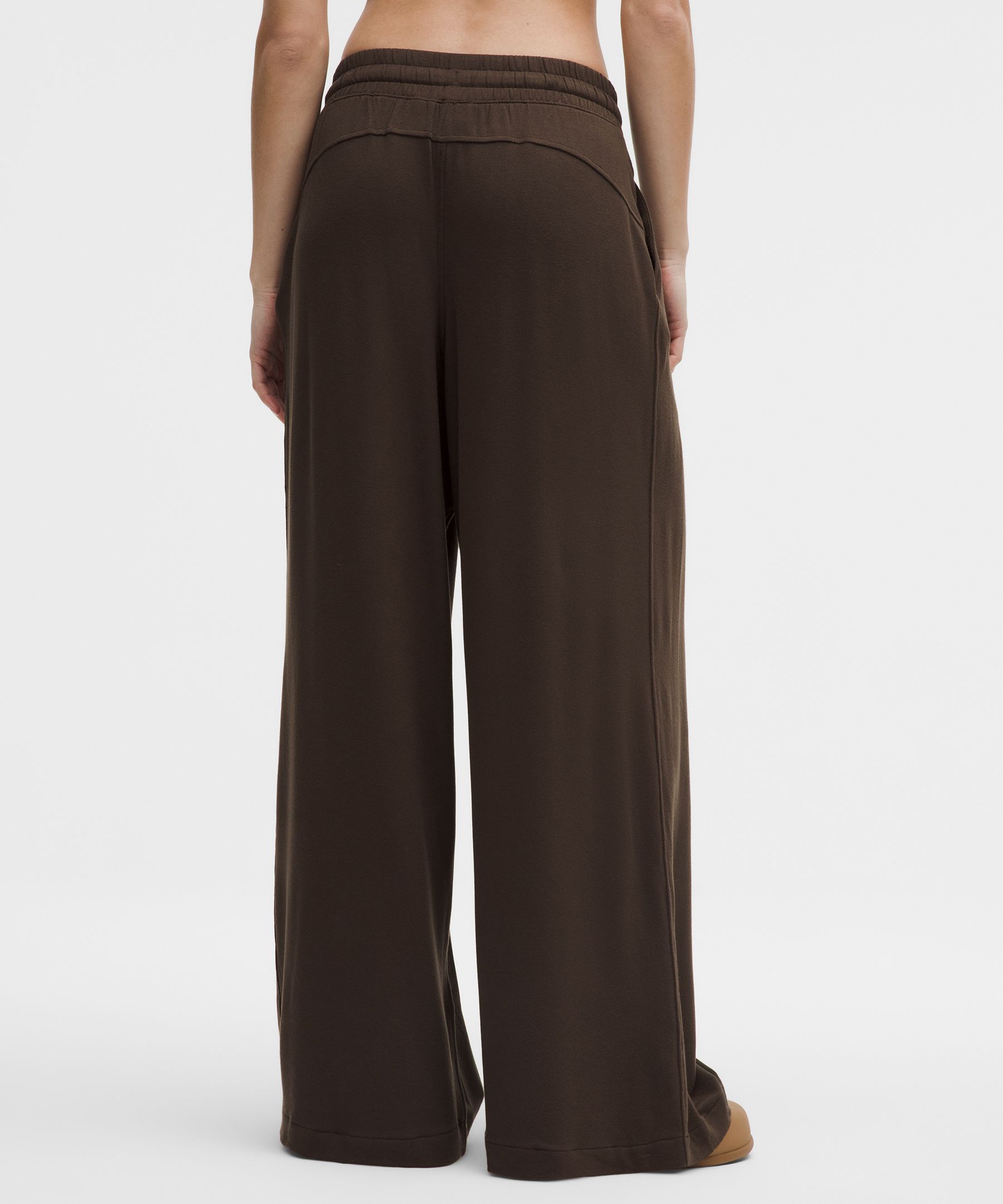 BeCalm High-Rise Pleated Extra-Wide Leg Pants *Asia Fit