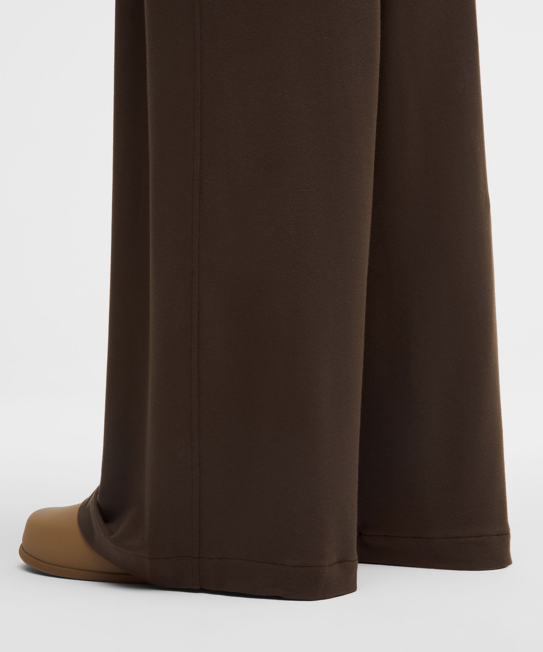 BeCalm High-Rise Pleated Extra-Wide Leg Pants *Asia Fit