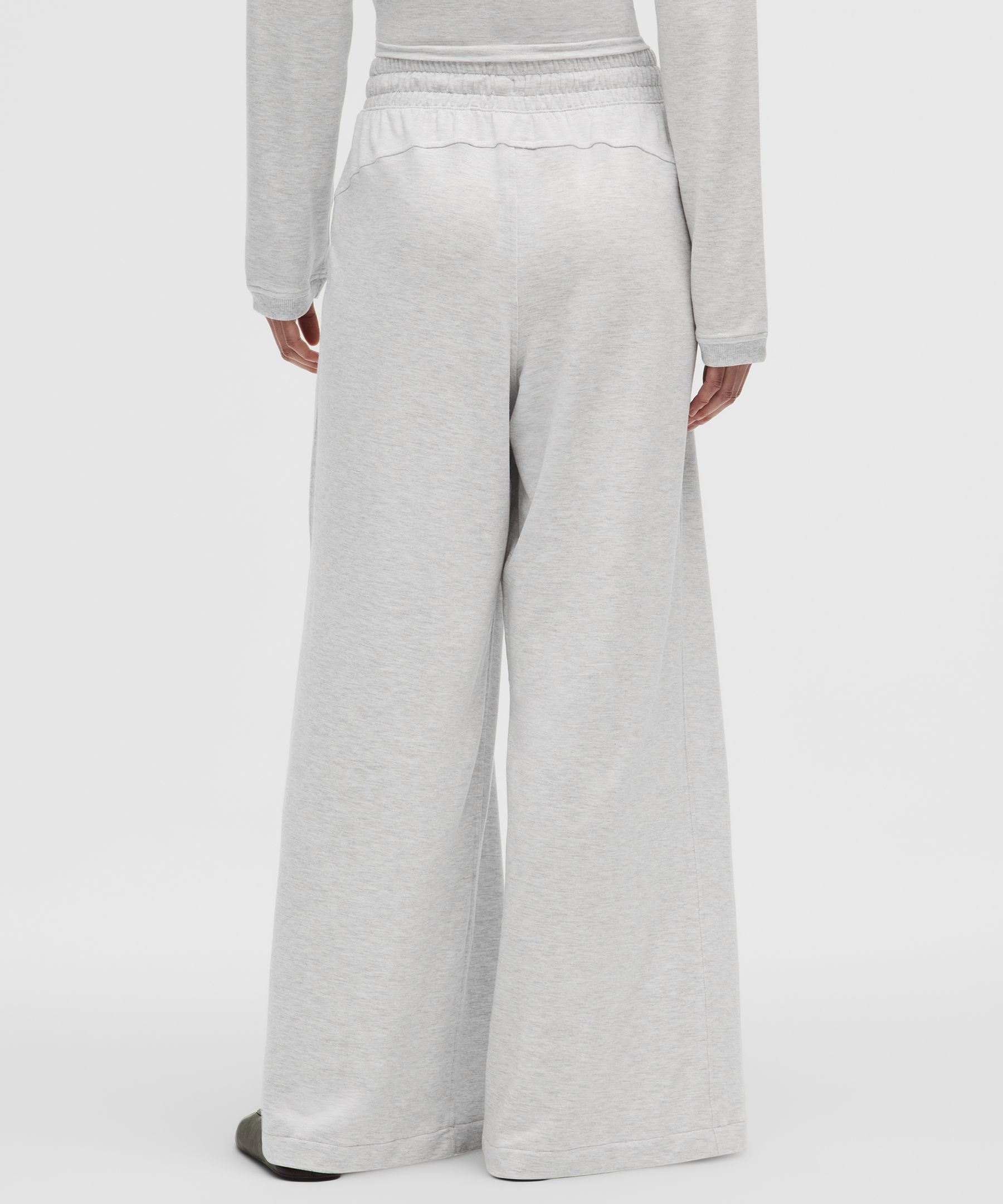 BeCalm High-Rise Pleated Extra-Wide Leg Pants *Asia Fit