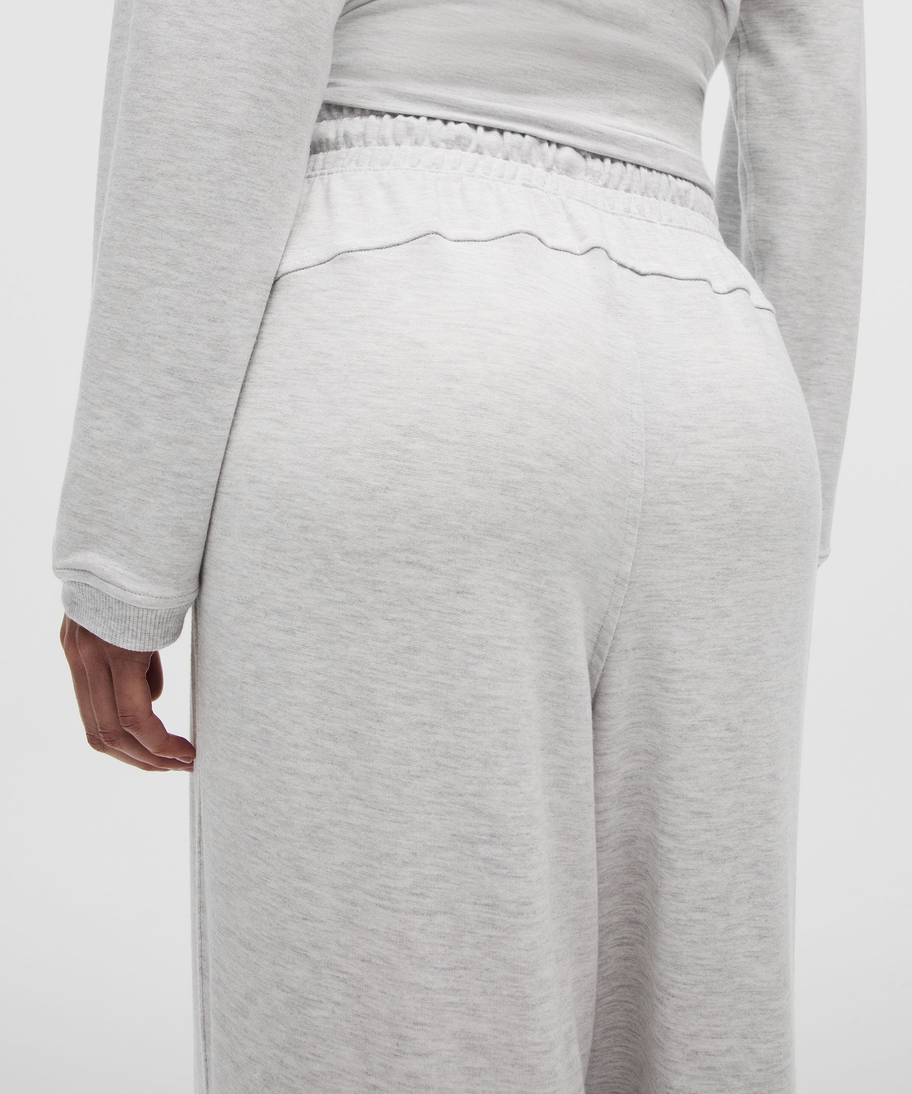 BeCalm High-Rise Pleated Extra-Wide Leg Pants *Asia Fit