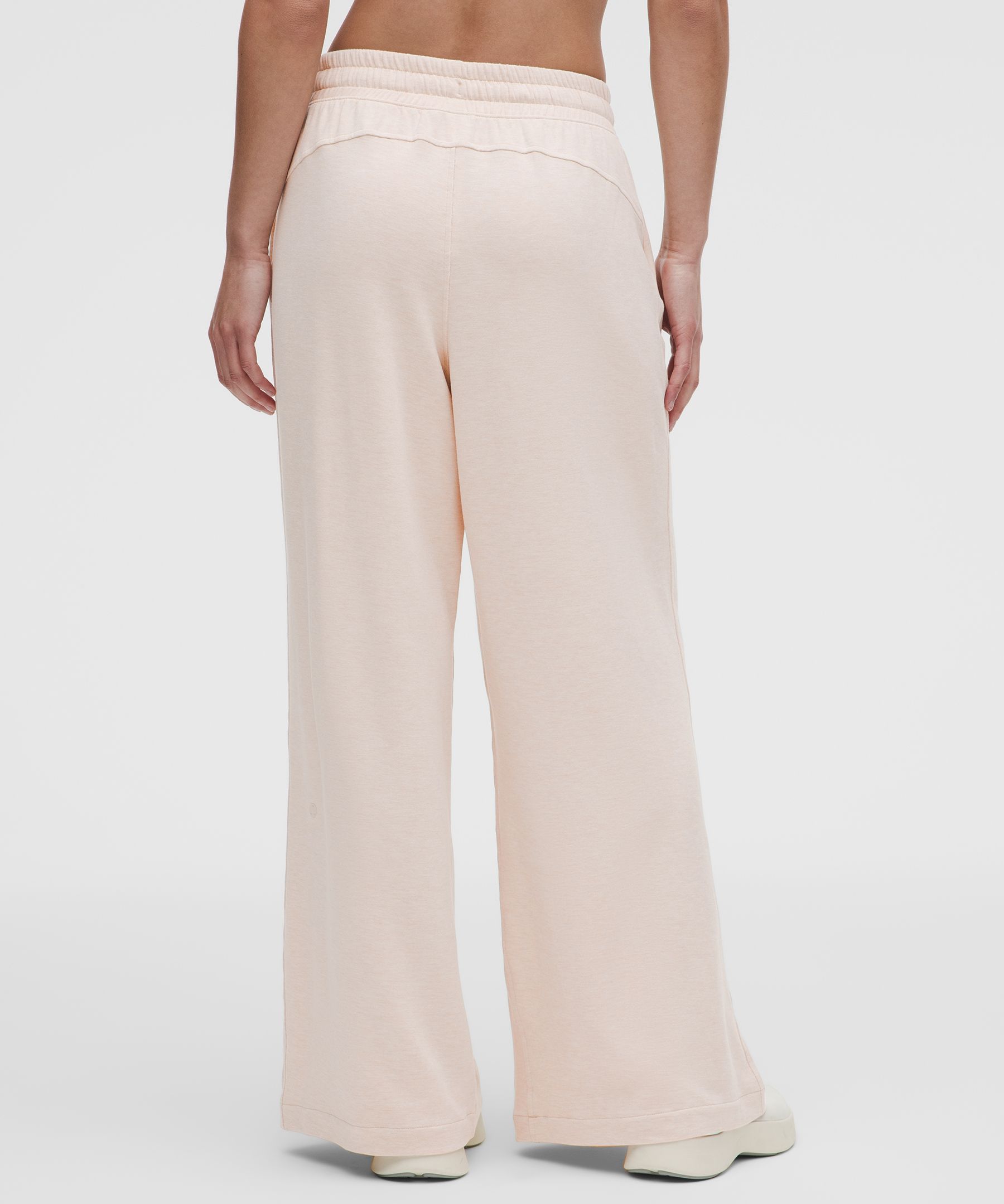 BeCalm High-Rise Pleated Extra-Wide Leg Pants *Asia Fit