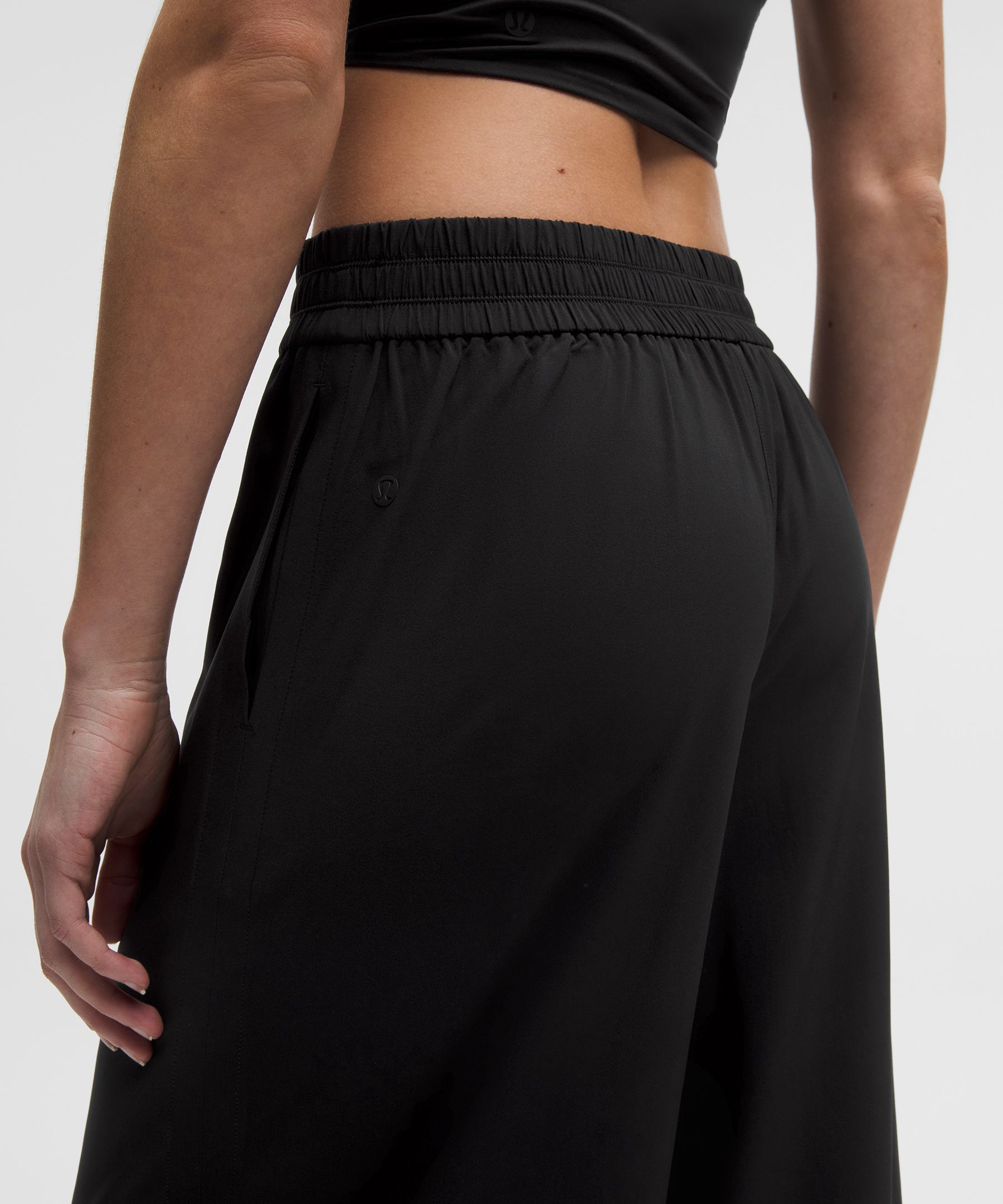 Breezily Mid-Rise Pant *Short