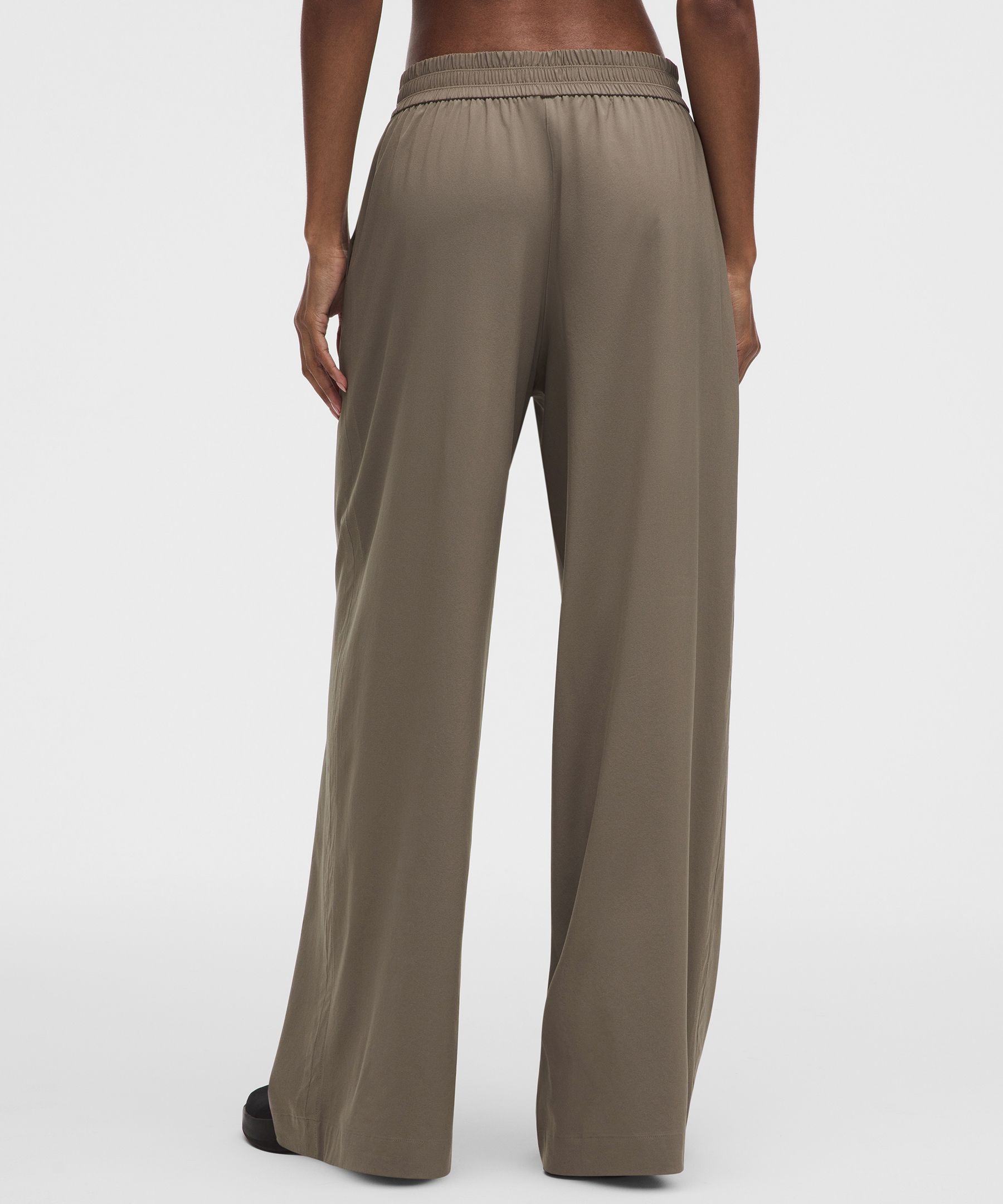 Breezily Mid-Rise Pant