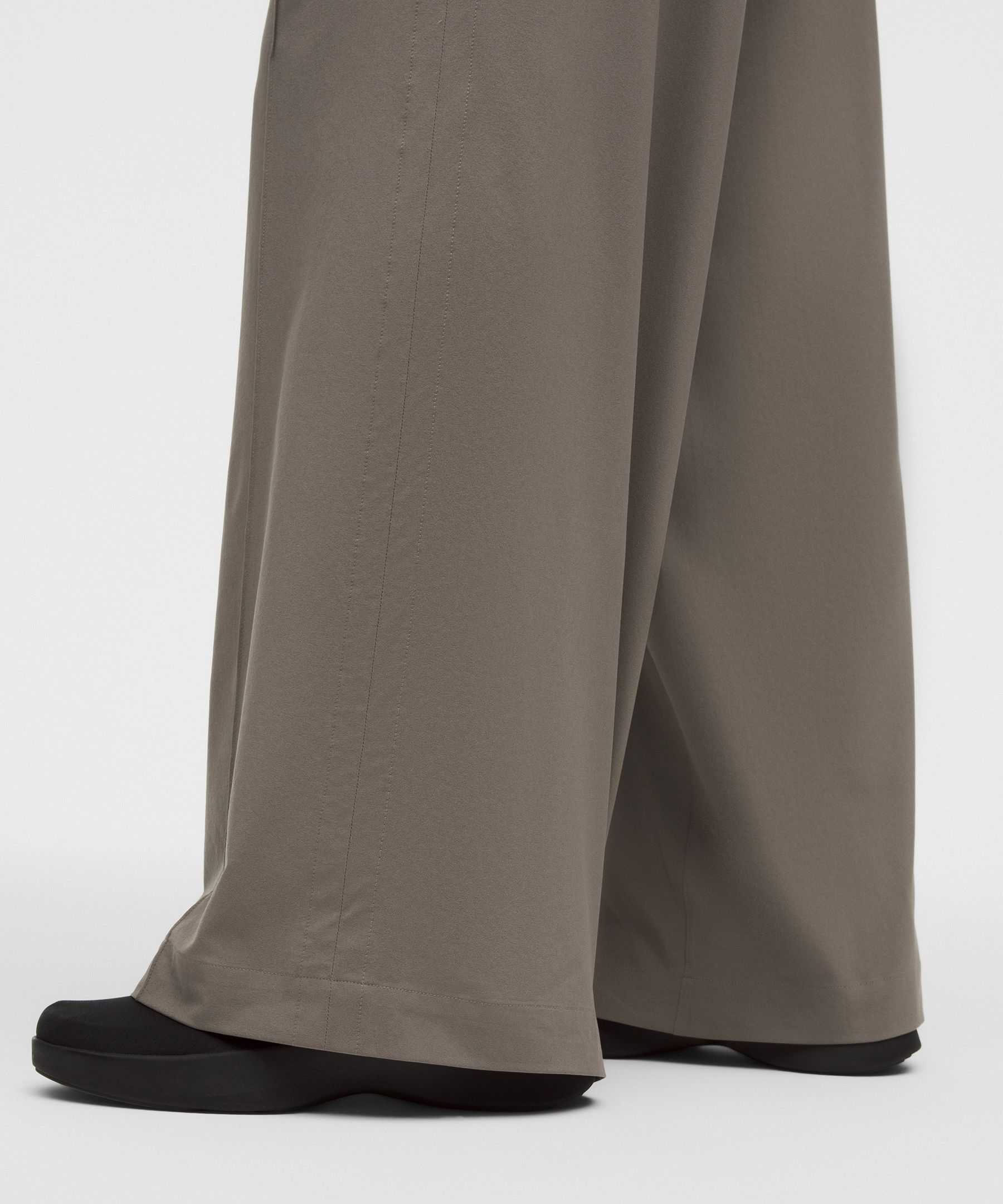 Breezily Mid-Rise Pant
