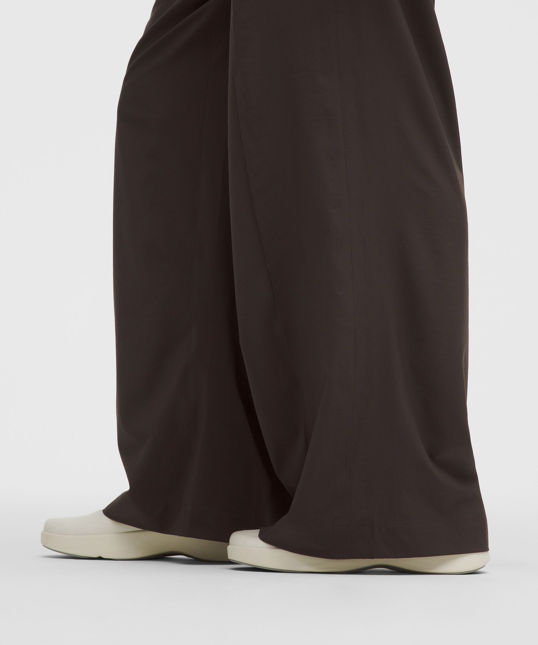 Breezily Mid-Rise Pant