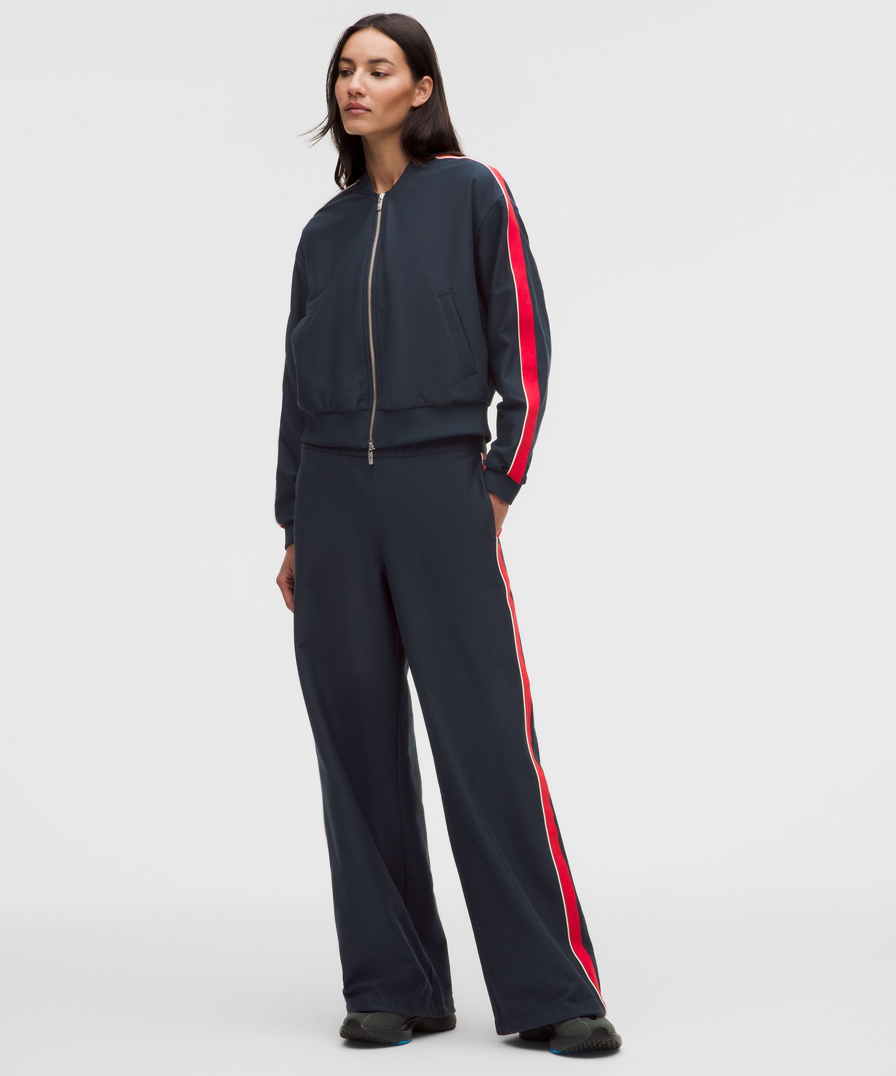 Light Utilitech Twill Mid-Rise Wide-Leg Trouser
