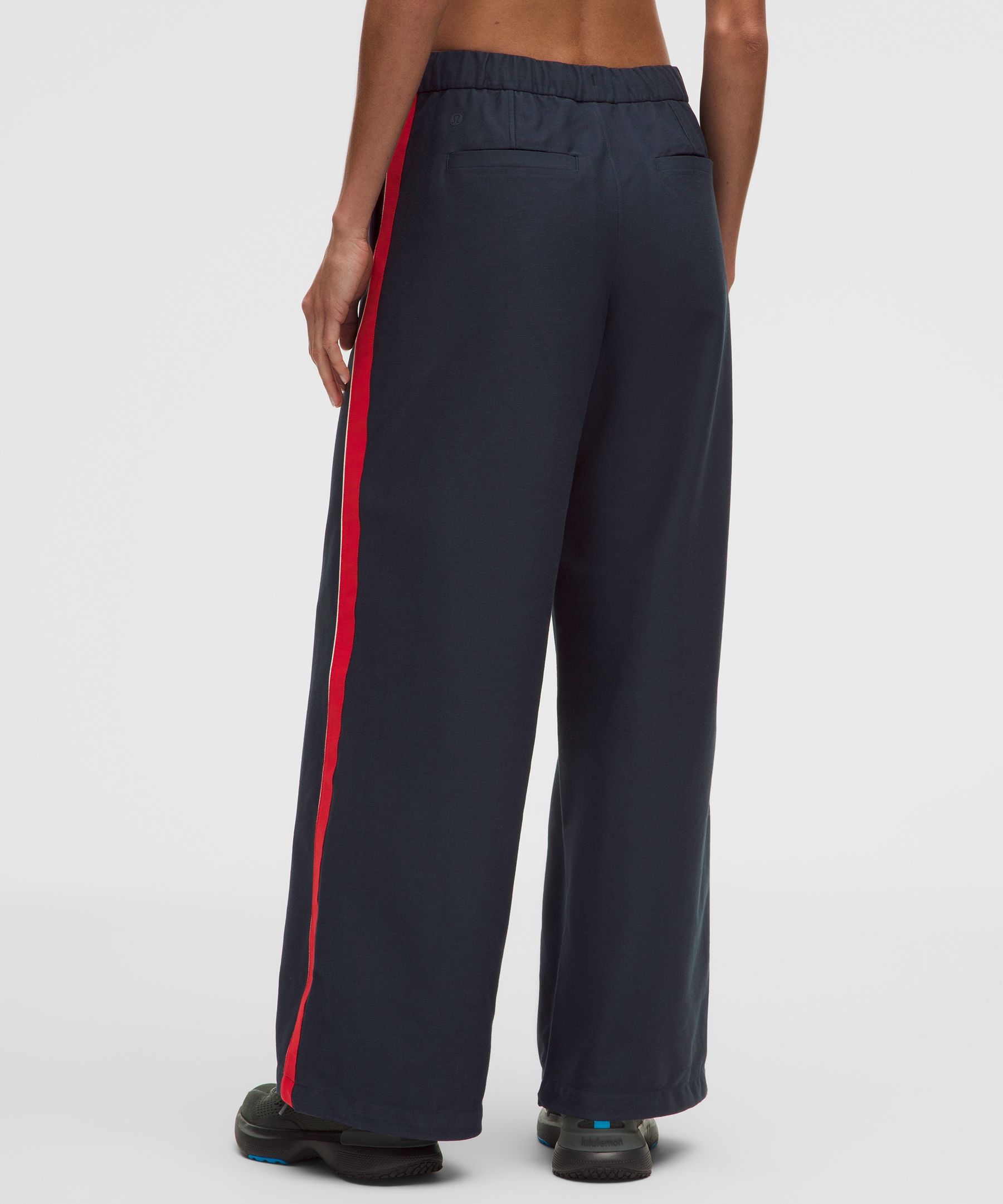 Light Utilitech Twill Mid-Rise Wide-Leg Trouser