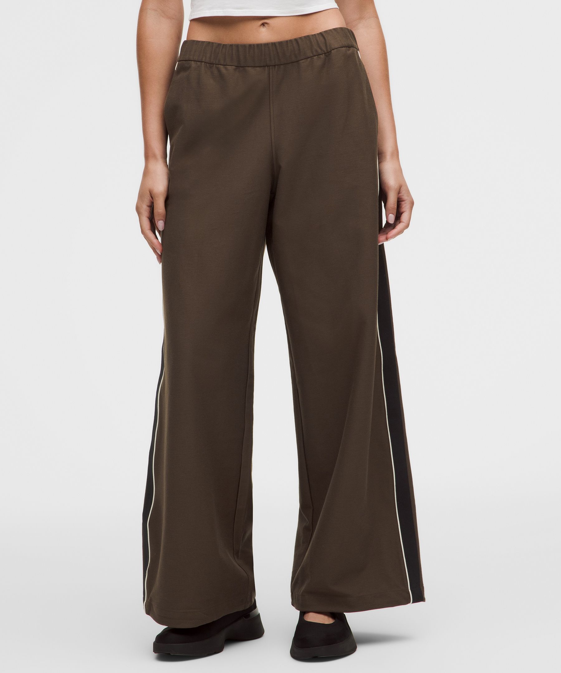 Light Utilitech Twill Mid-Rise Wide-Leg Trouser