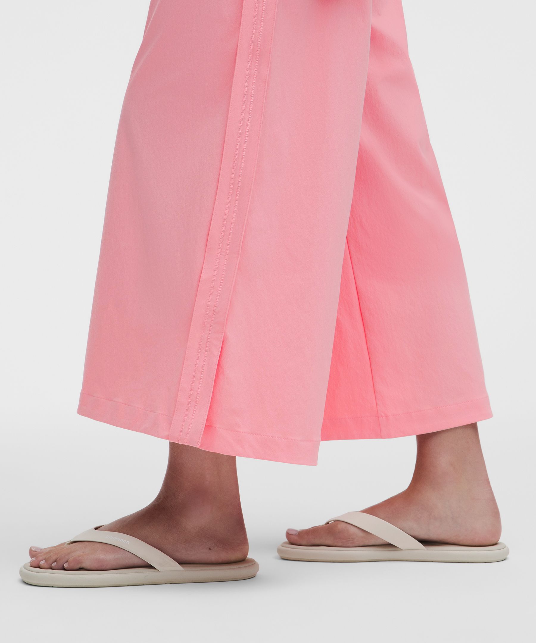 Stretch Woven ハイライズ ワイドレッグクロップパンツ
