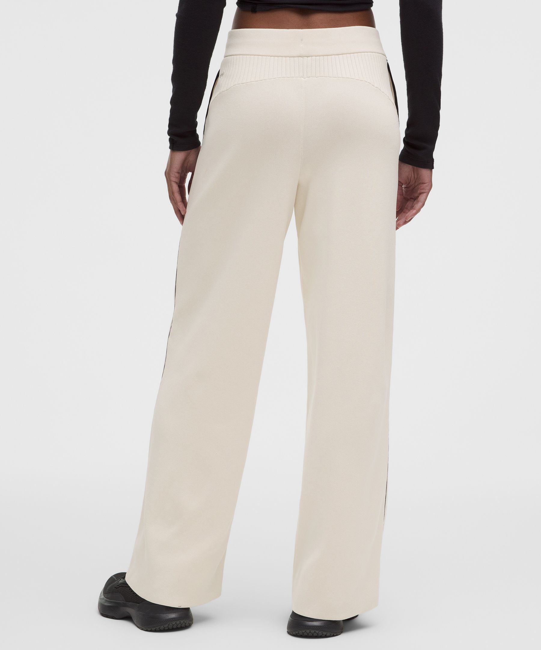 Pantal&oacute;n de ch&aacute;ndal Soft Knit de talle medio