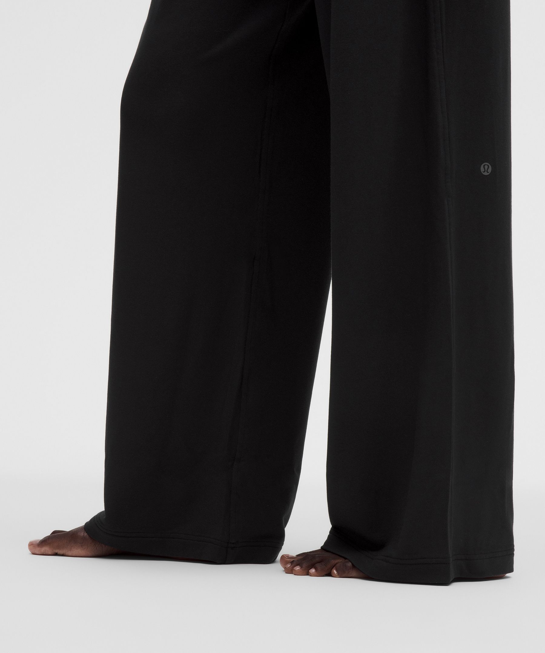 BeCalm Mid-Rise Straight-Leg Pant