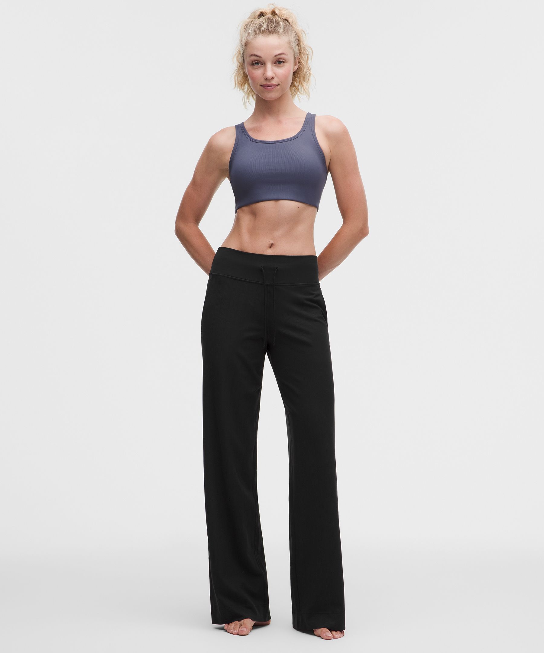 Pantal&oacute;n Groove con acanalado mixto de tiro alto y pierna ancha *Regular