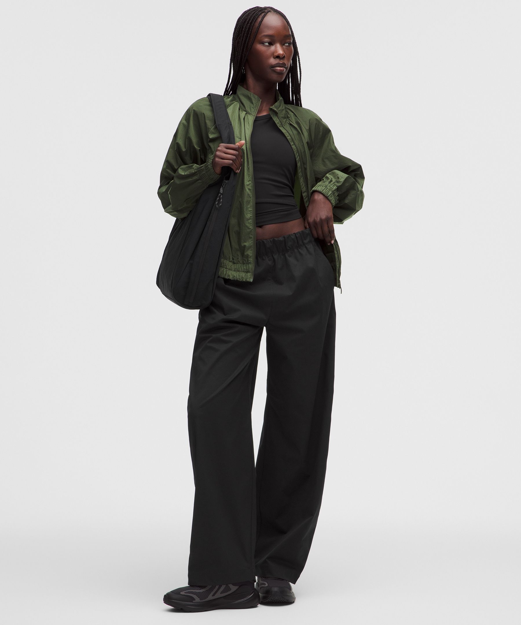 Woven Mid-Rise Barrel-Leg Pant *Regular