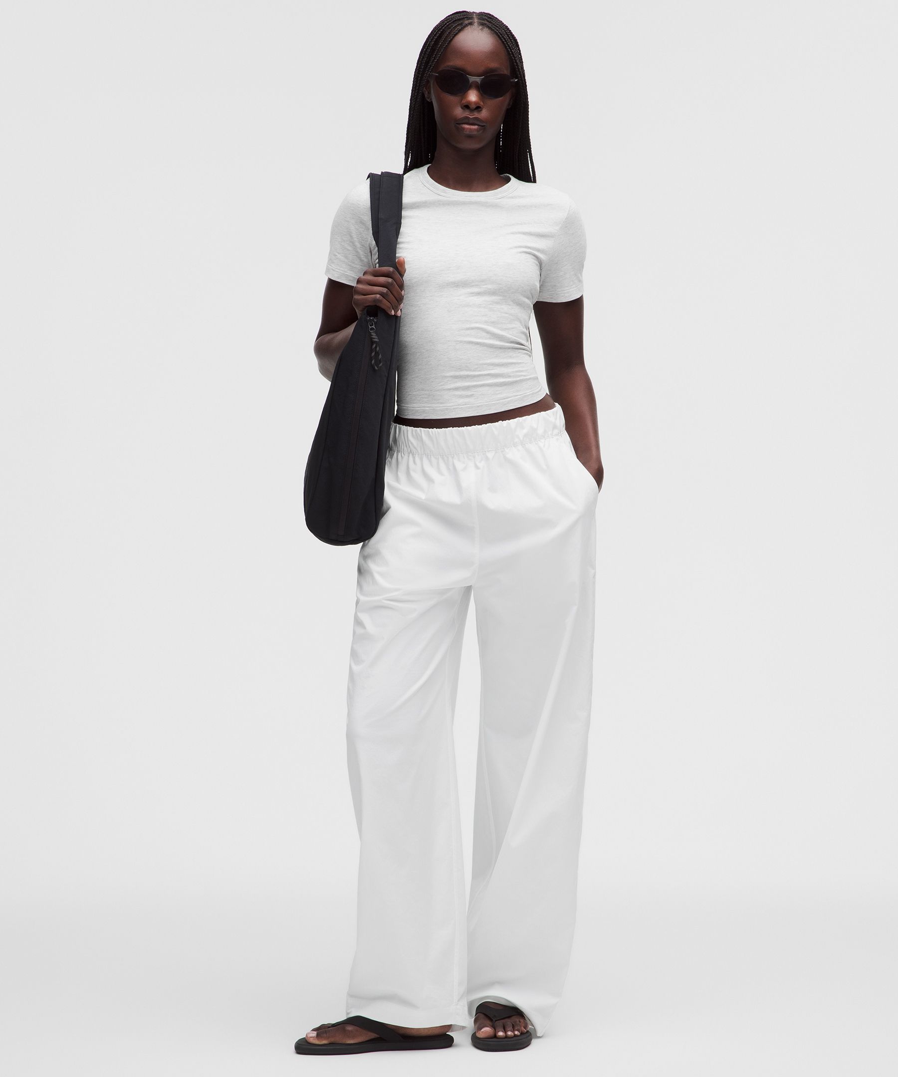 Woven Mid-Rise Barrel-Leg Pant *Regular