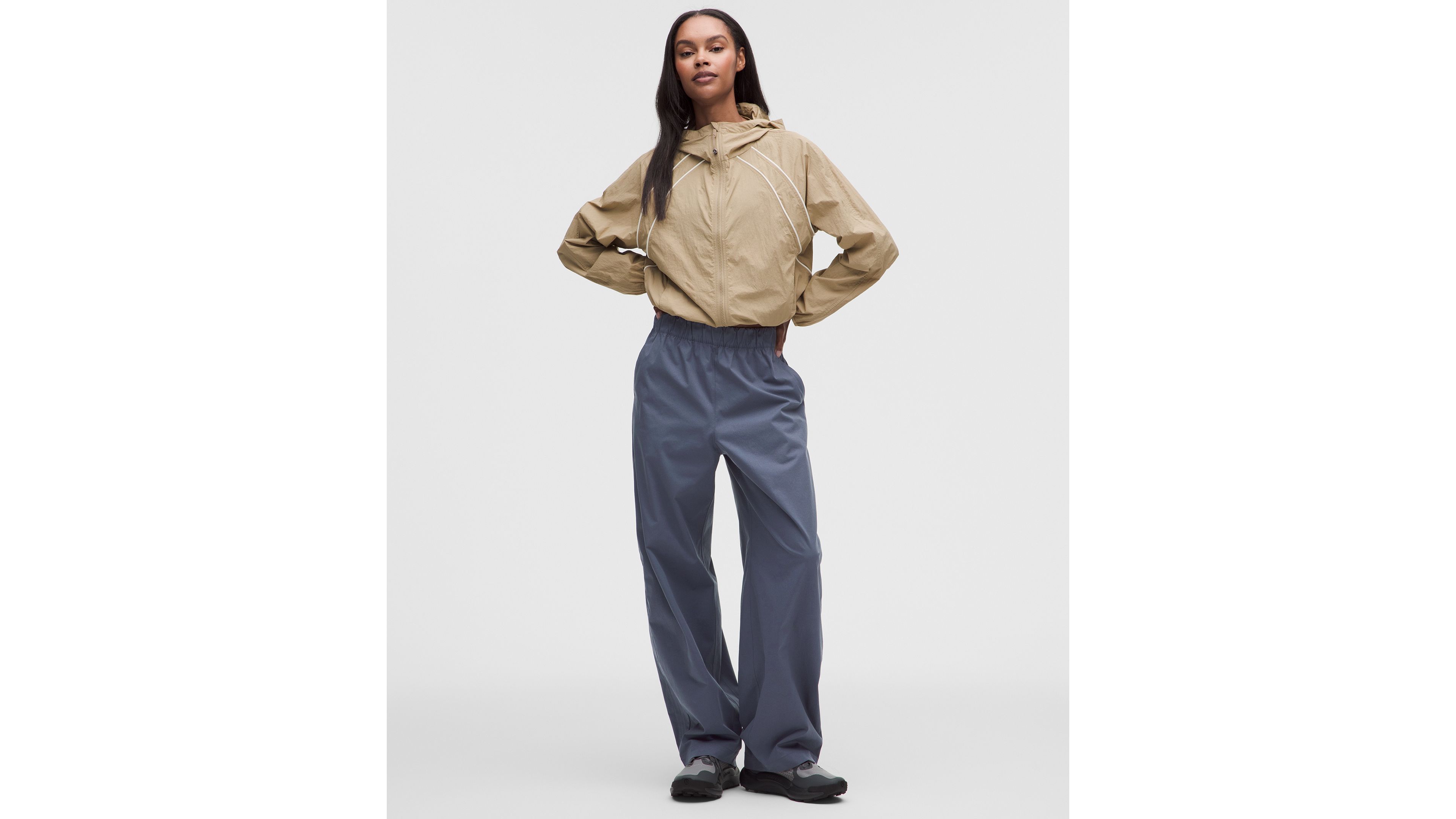 Woven Mid-Rise Barrel-Leg Pant *Regular