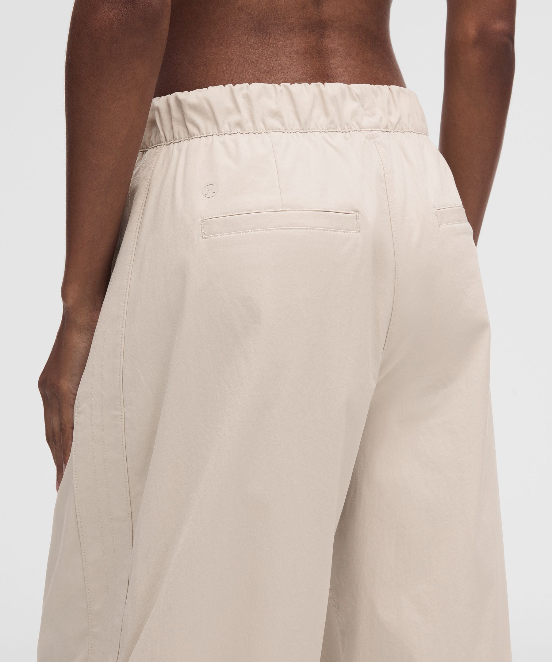Woven Mid-Rise Barrel-Leg Pant