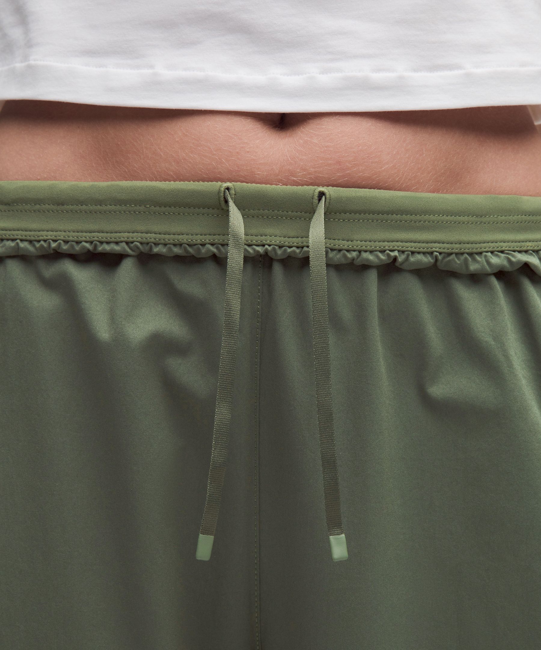 Woven Mid-Rise Barrel-Leg Pant