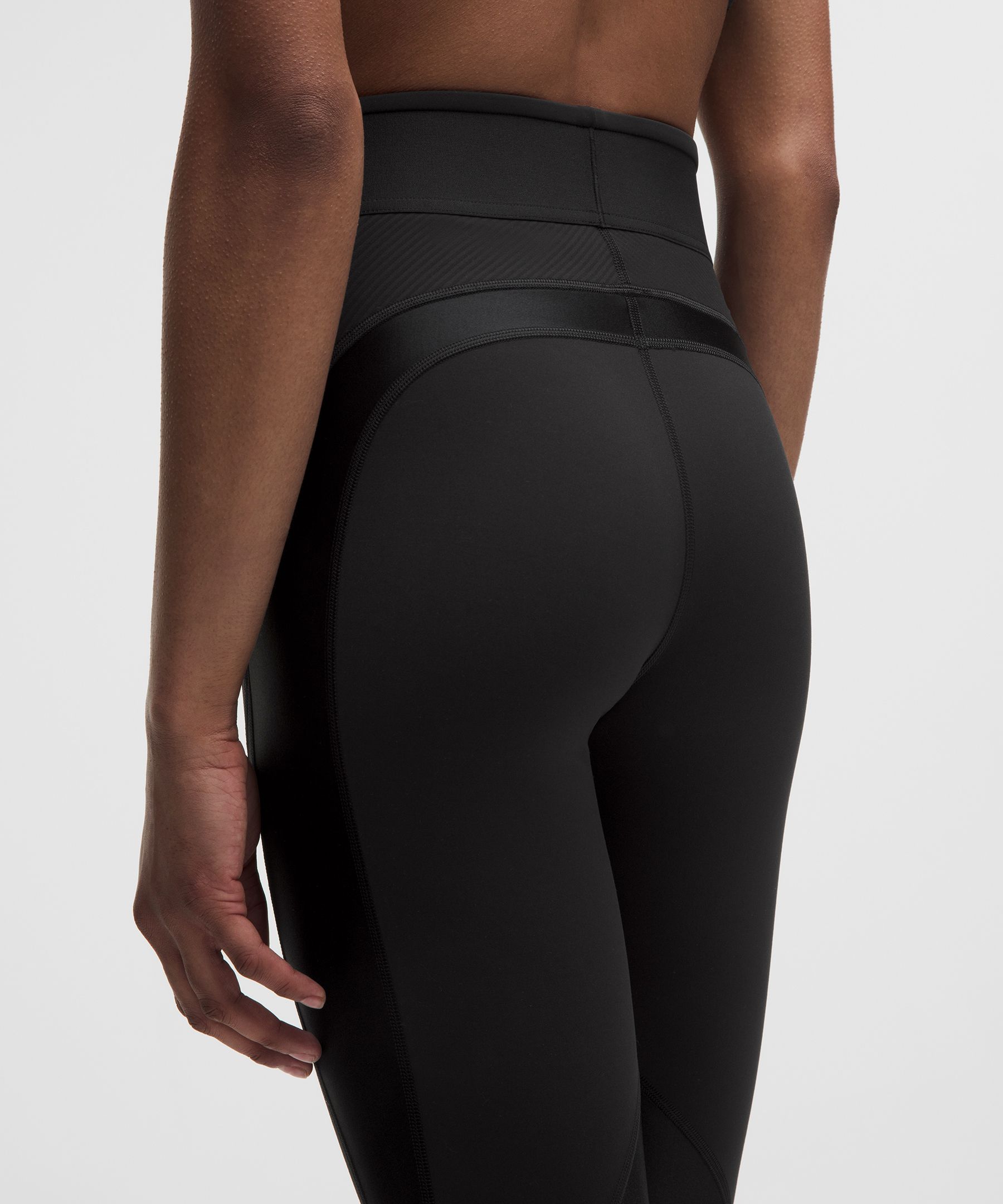 Legging License to Train taille haute 64&nbsp;cm *Empi&egrave;cements