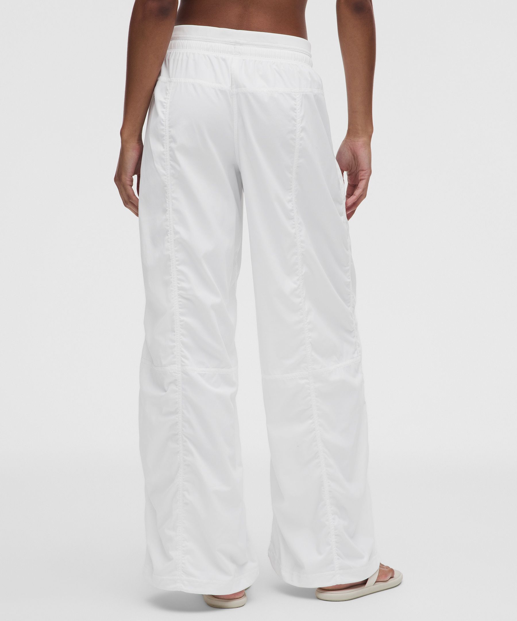 Dance Studio Evolve Low-Rise Oversized Pant *Regular