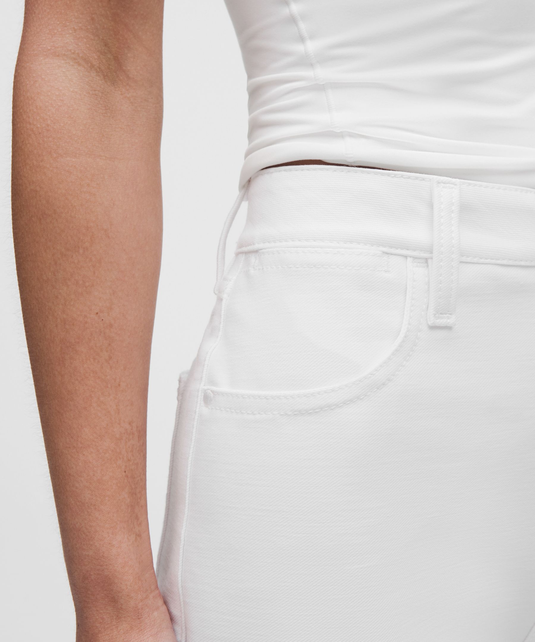 EasyFive High-Rise Subtle-Flare Pants *Asia Fit